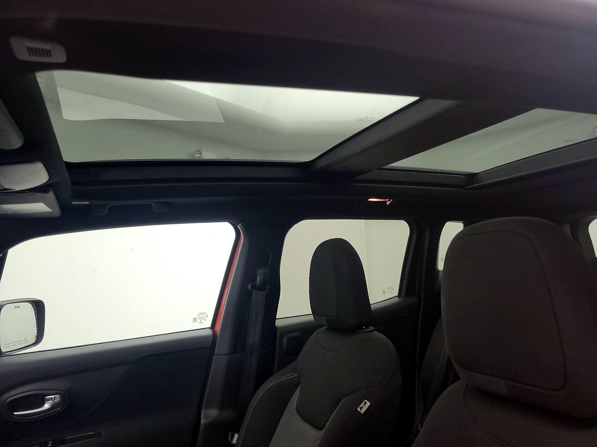 Thumbnail: 2021 Jeep Renegade - 20