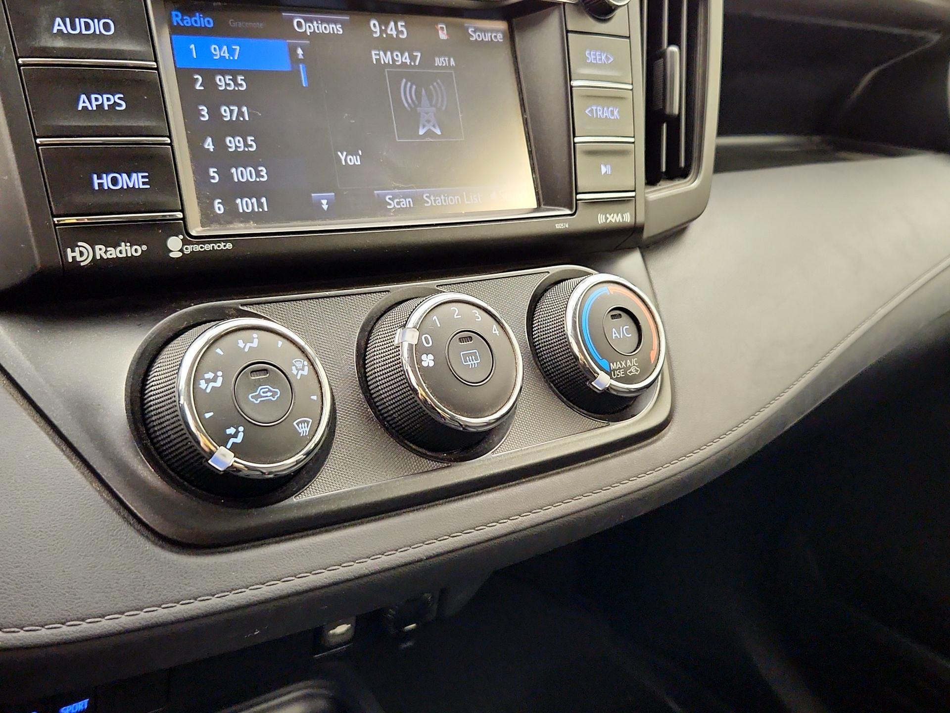 Thumbnail: 2016 Toyota RAV4 - 16