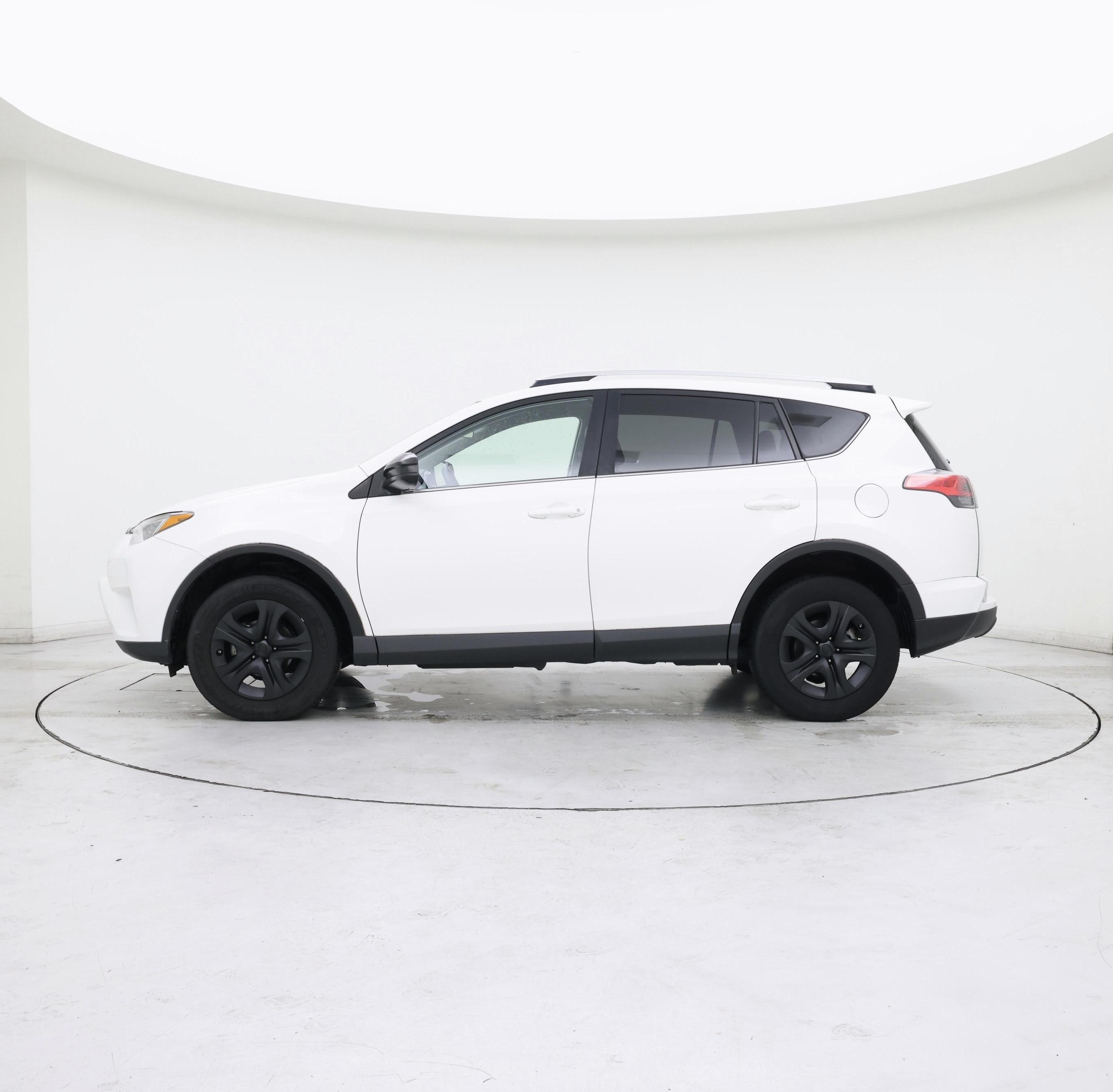 Thumbnail: 2016 Toyota RAV4 - 3