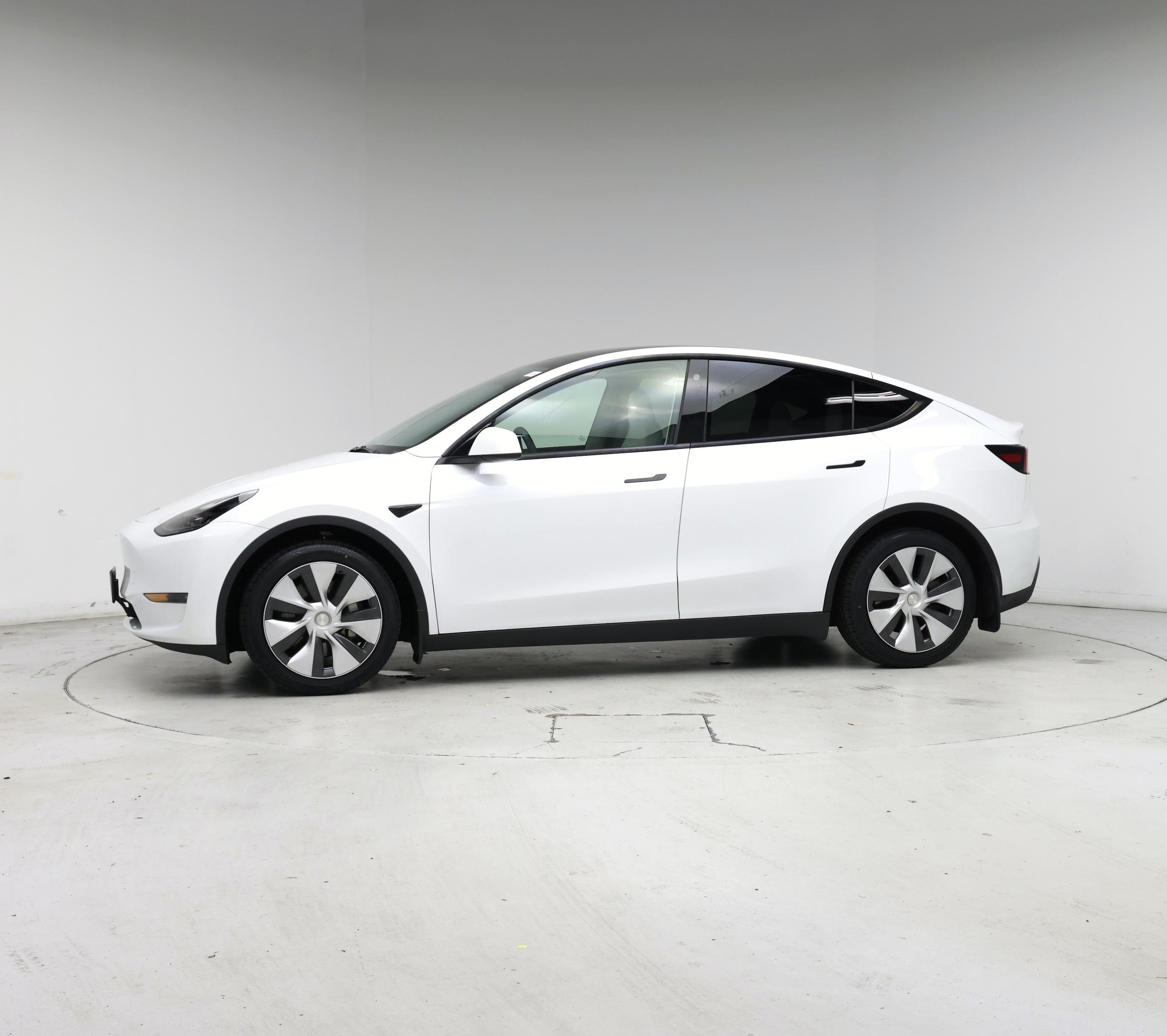 Thumbnail: 2023 Tesla Model Y - 3