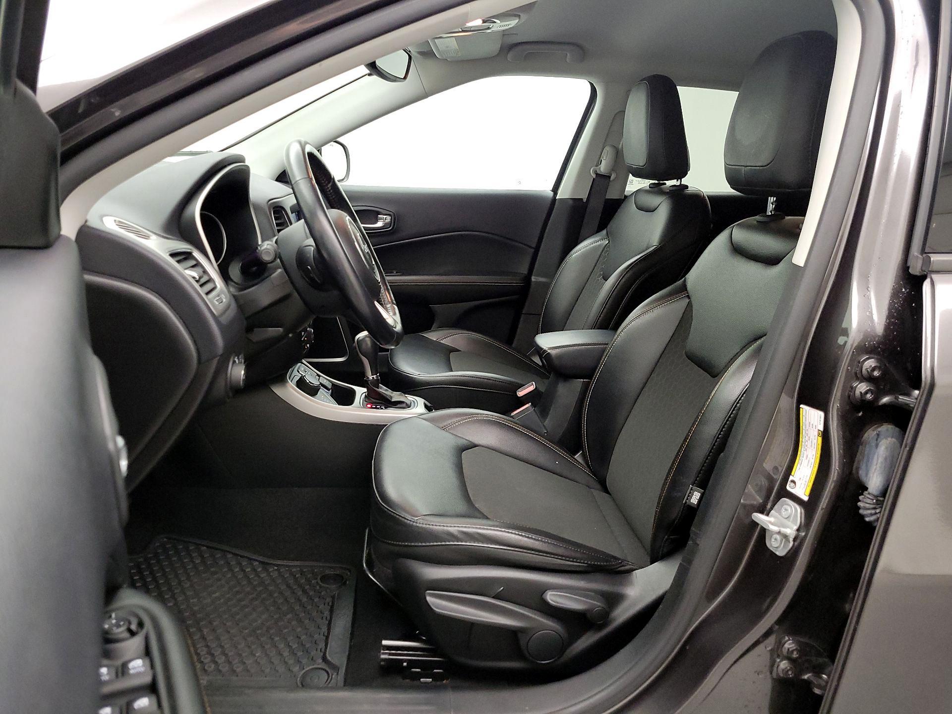 Thumbnail: 2020 Jeep Compass - 11