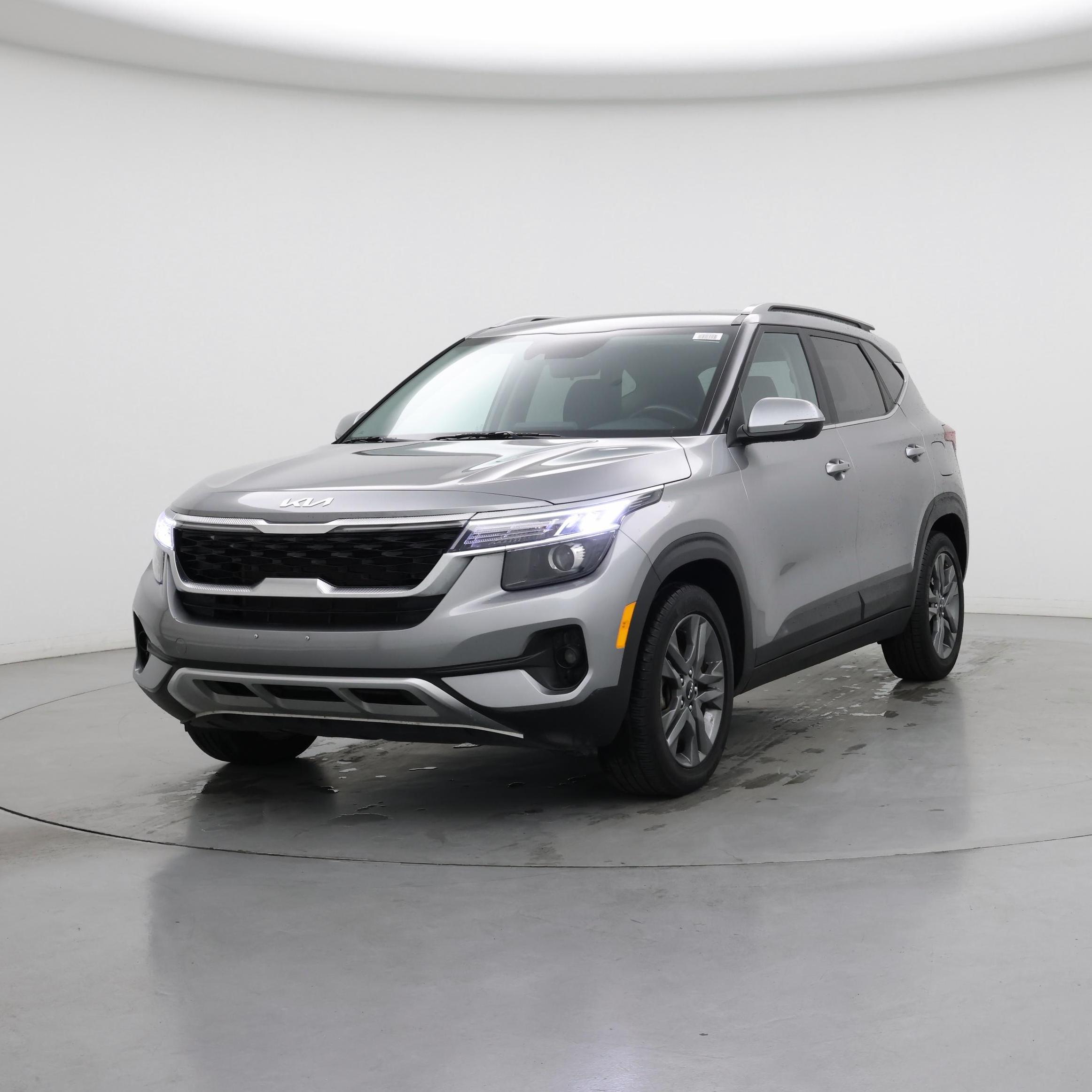 Thumbnail: 2023 Kia Seltos - 4