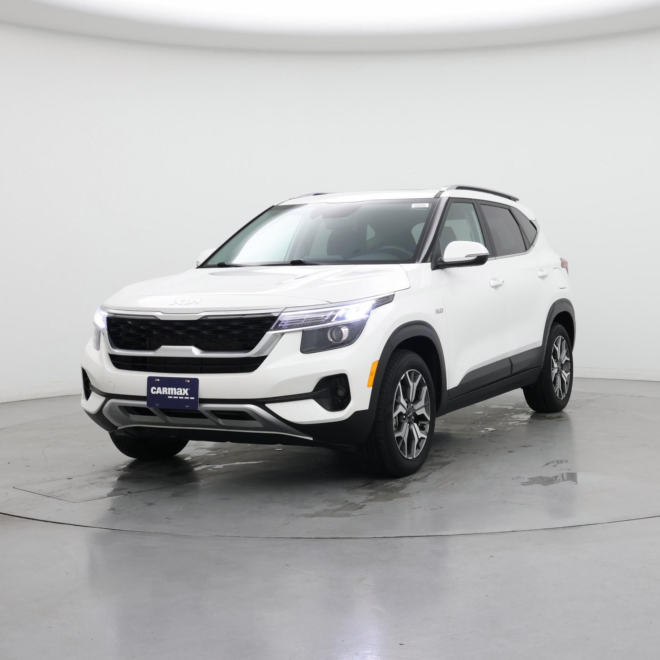 Thumbnail: 2023 Kia Seltos - 4