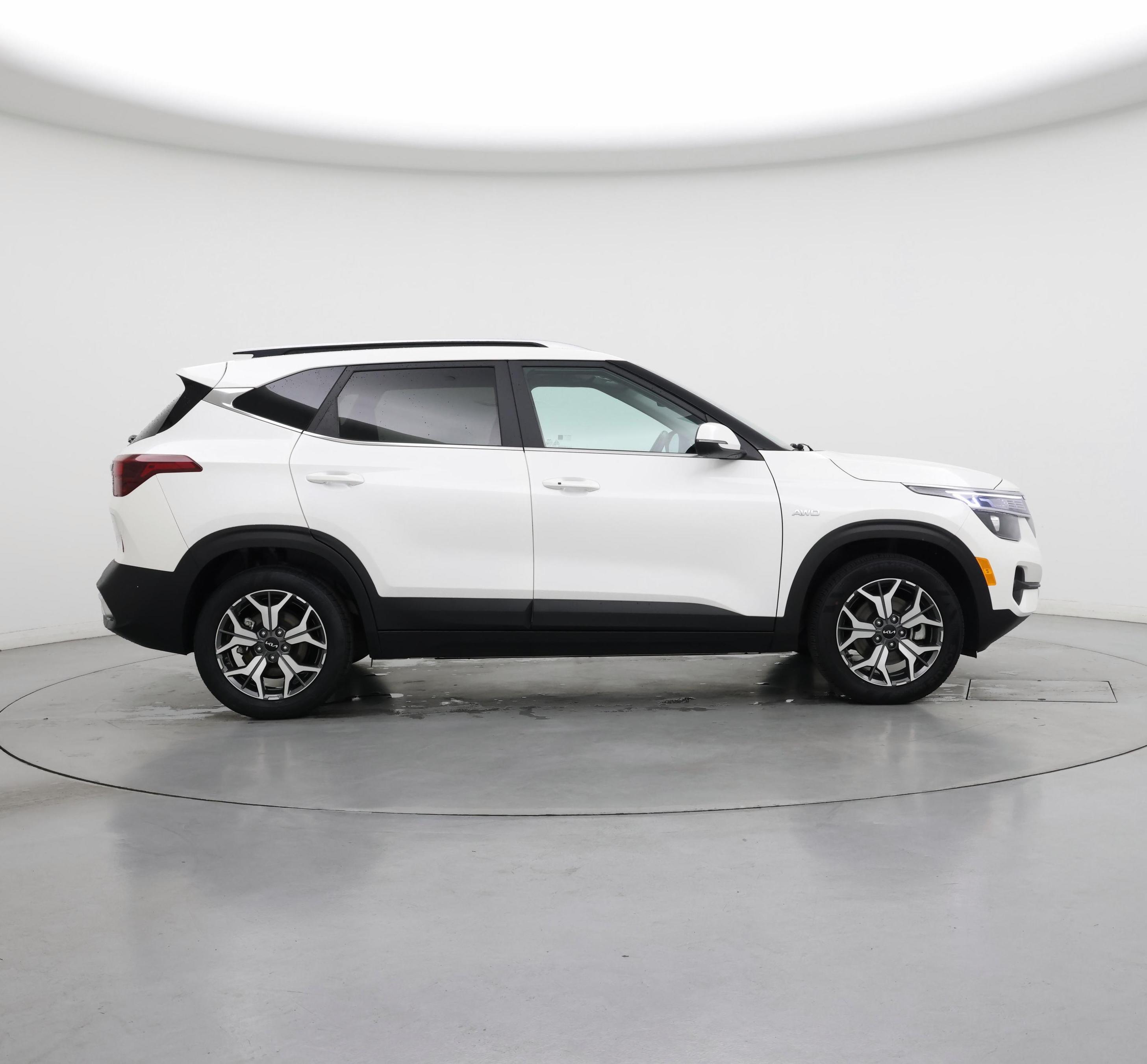 Thumbnail: 2023 Kia Seltos - 7