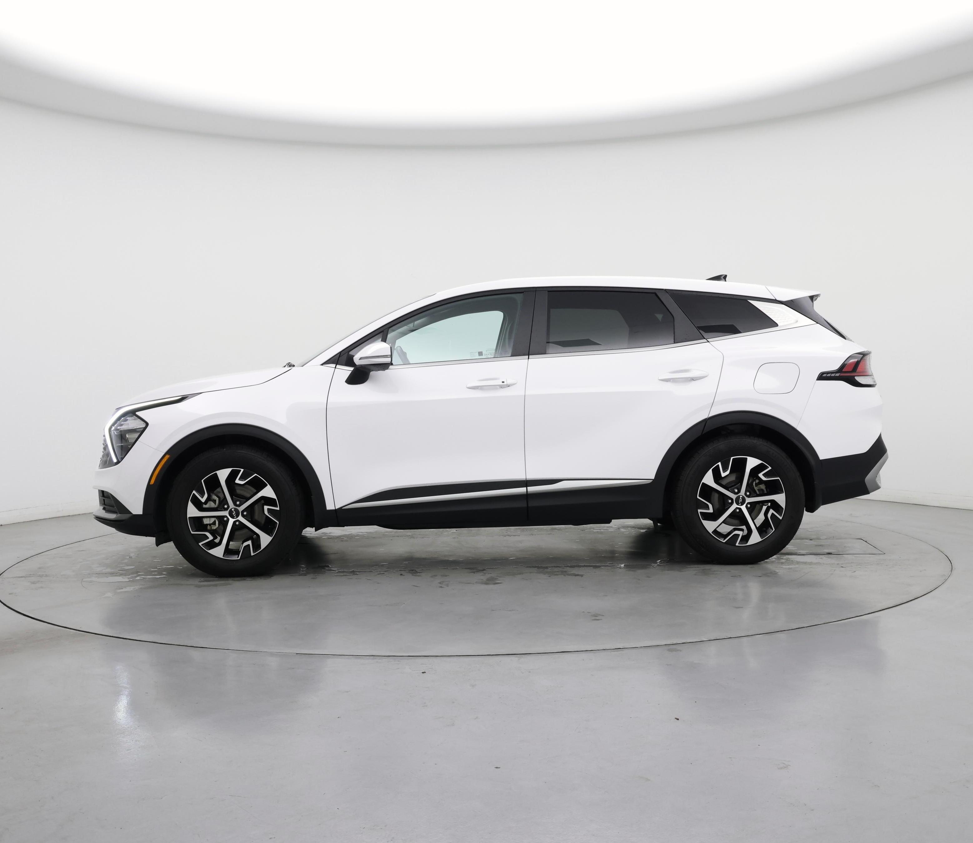Thumbnail: 2023 Kia Sportage - 3