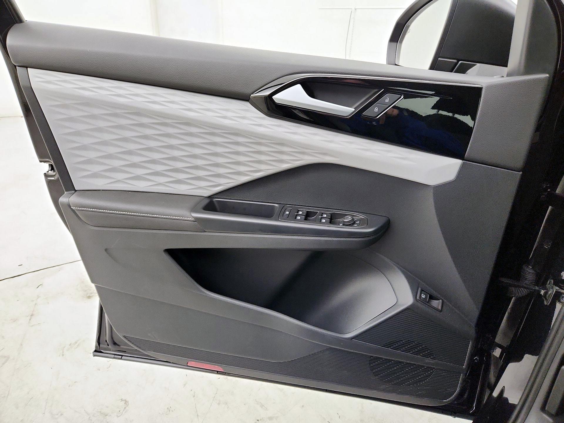 Thumbnail: 2024 Volkswagen Taos - 12