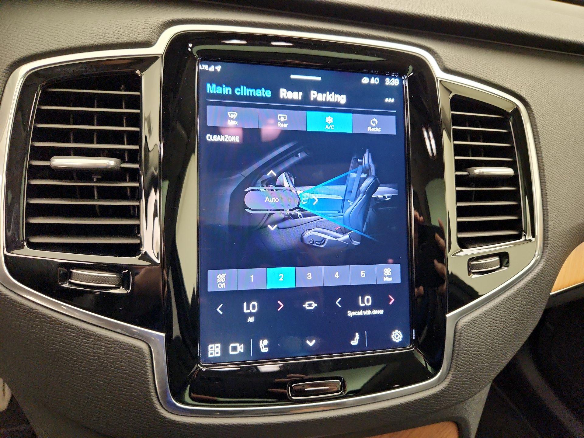 Thumbnail: 2025 Volvo XC90 - 17