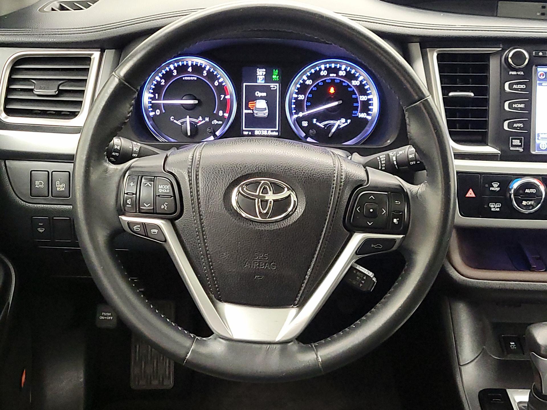 Thumbnail: 2014 Toyota Highlander - 10