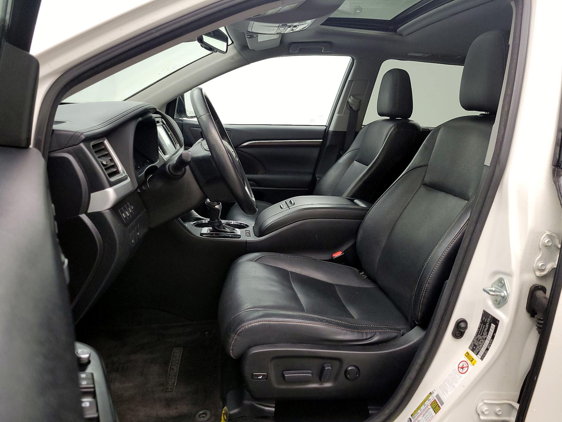 Thumbnail: 2014 Toyota Highlander - 11