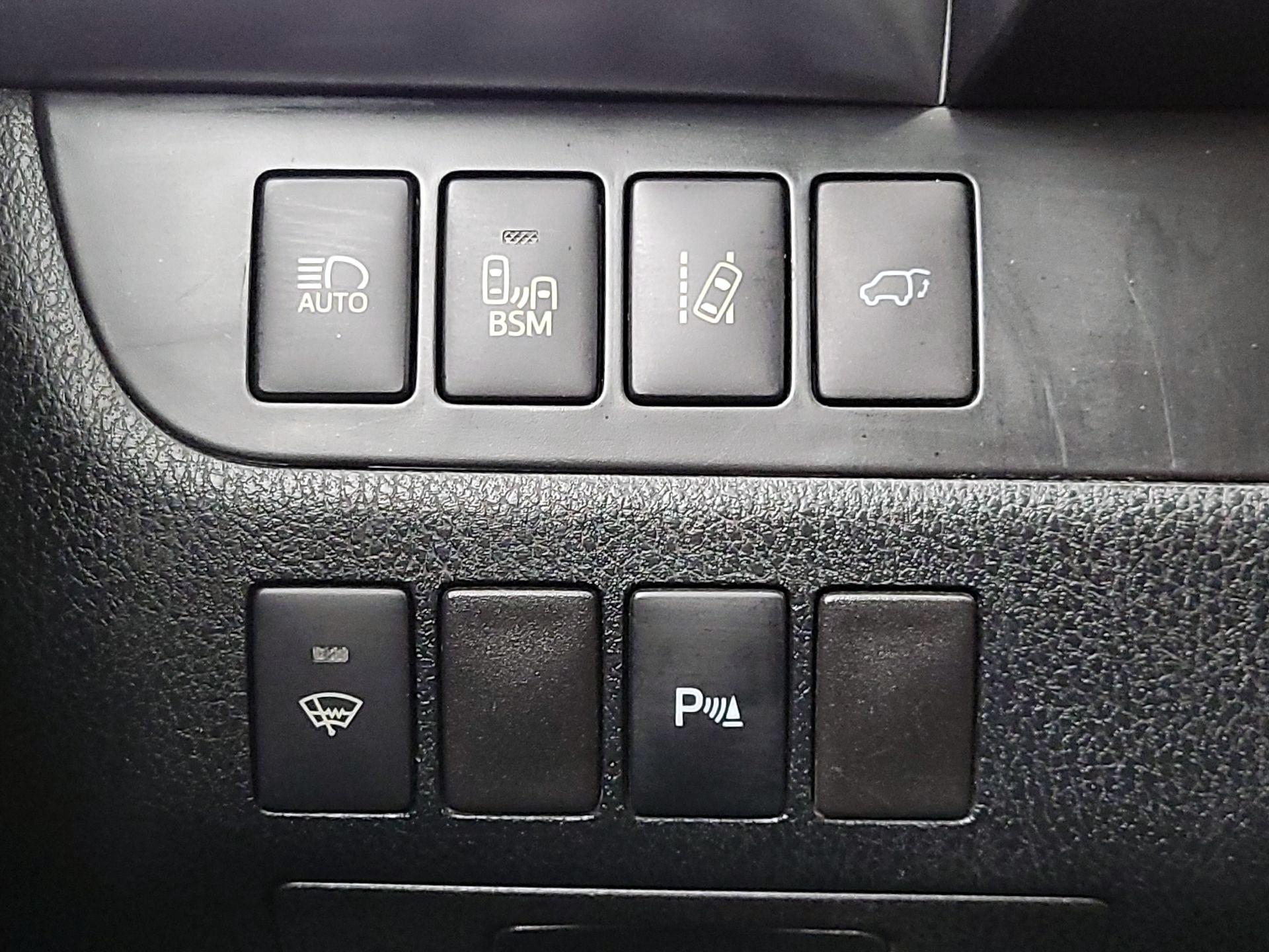 Thumbnail: 2014 Toyota Highlander - 13