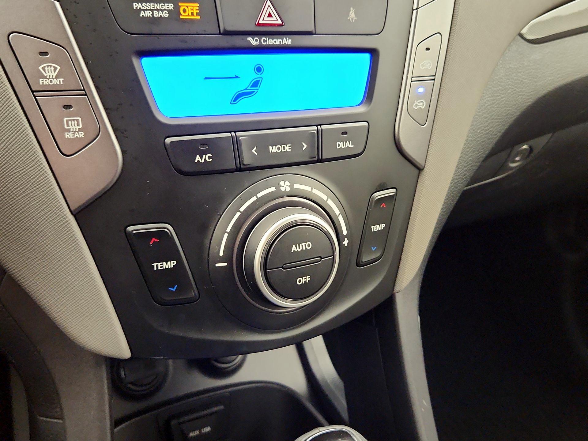 Thumbnail: 2014 Hyundai Santa Fe - 16
