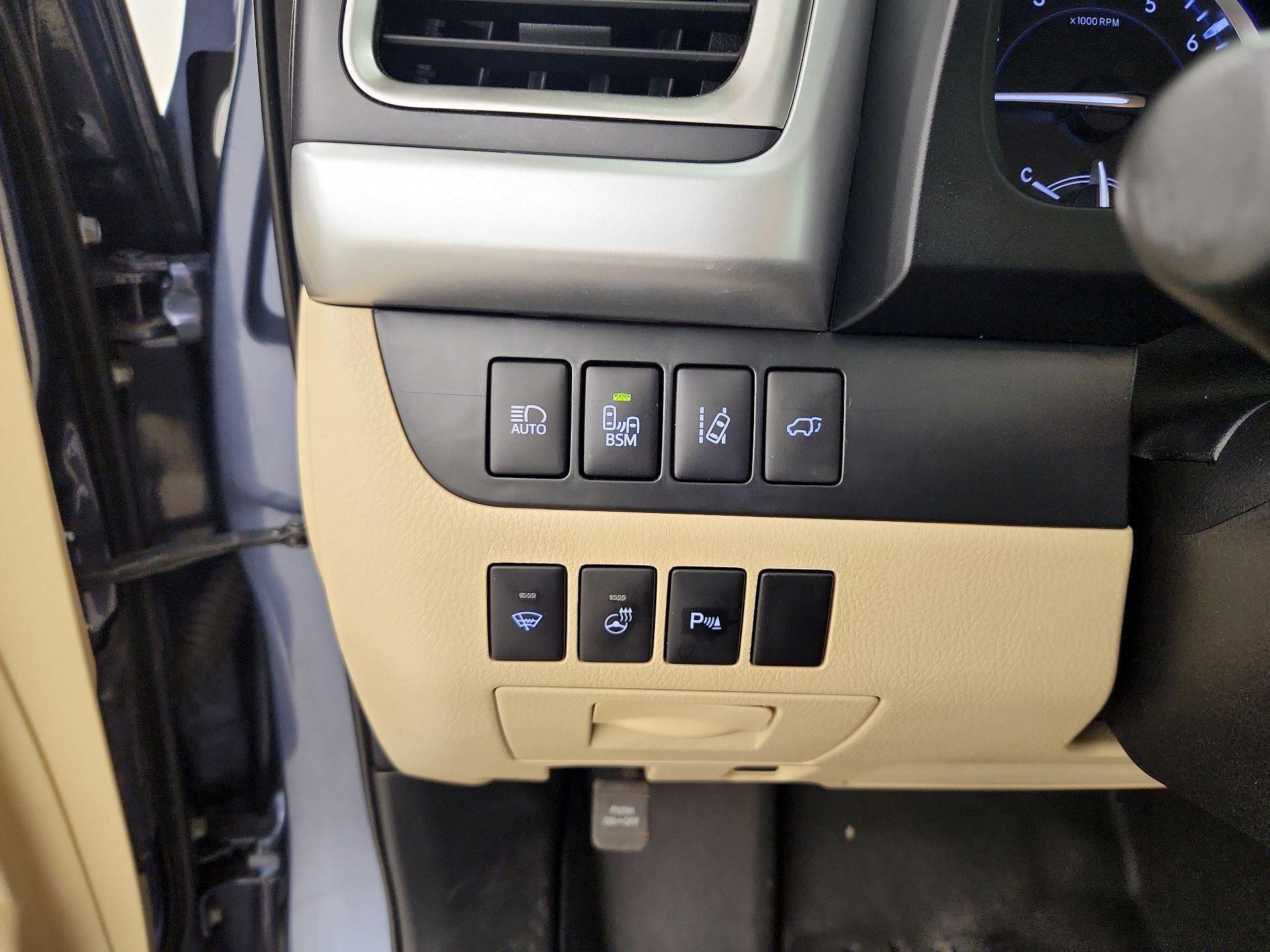 Thumbnail: 2014 Toyota Highlander - 13