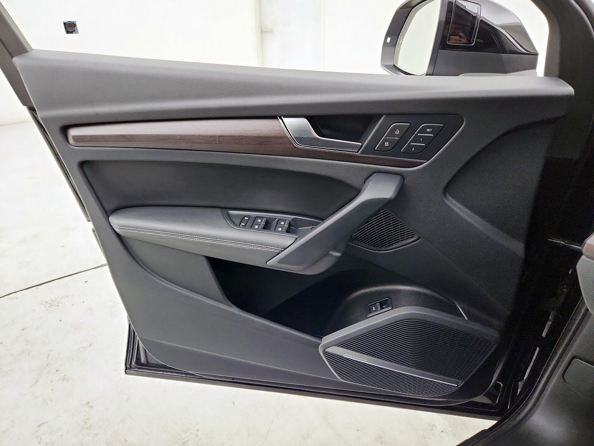 Thumbnail: 2023 Audi Q5 - 12