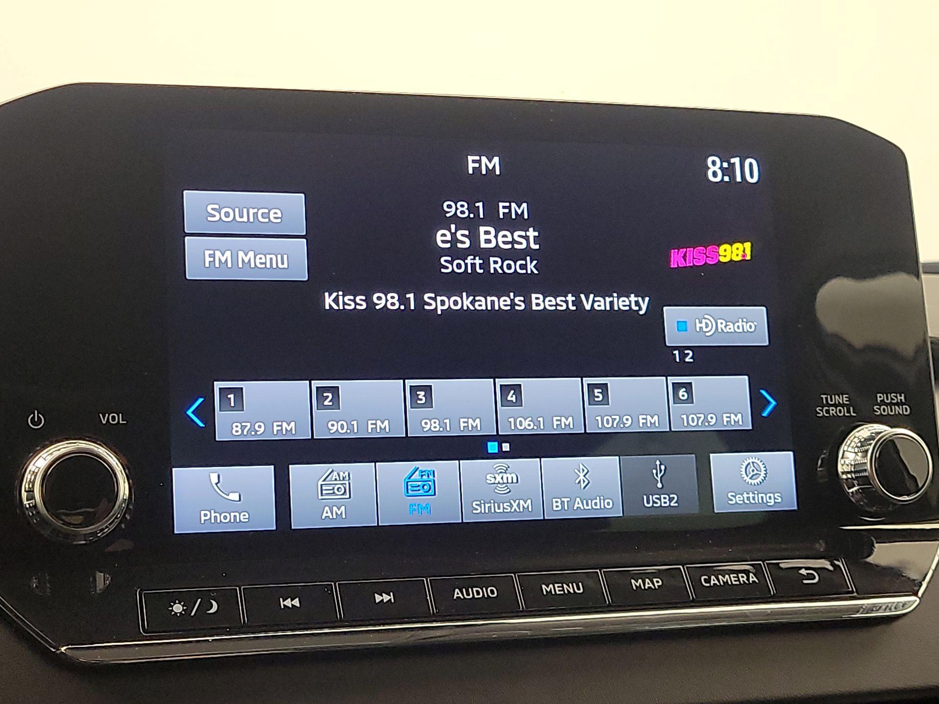 Thumbnail: 2023 Mitsubishi Outlander - 16