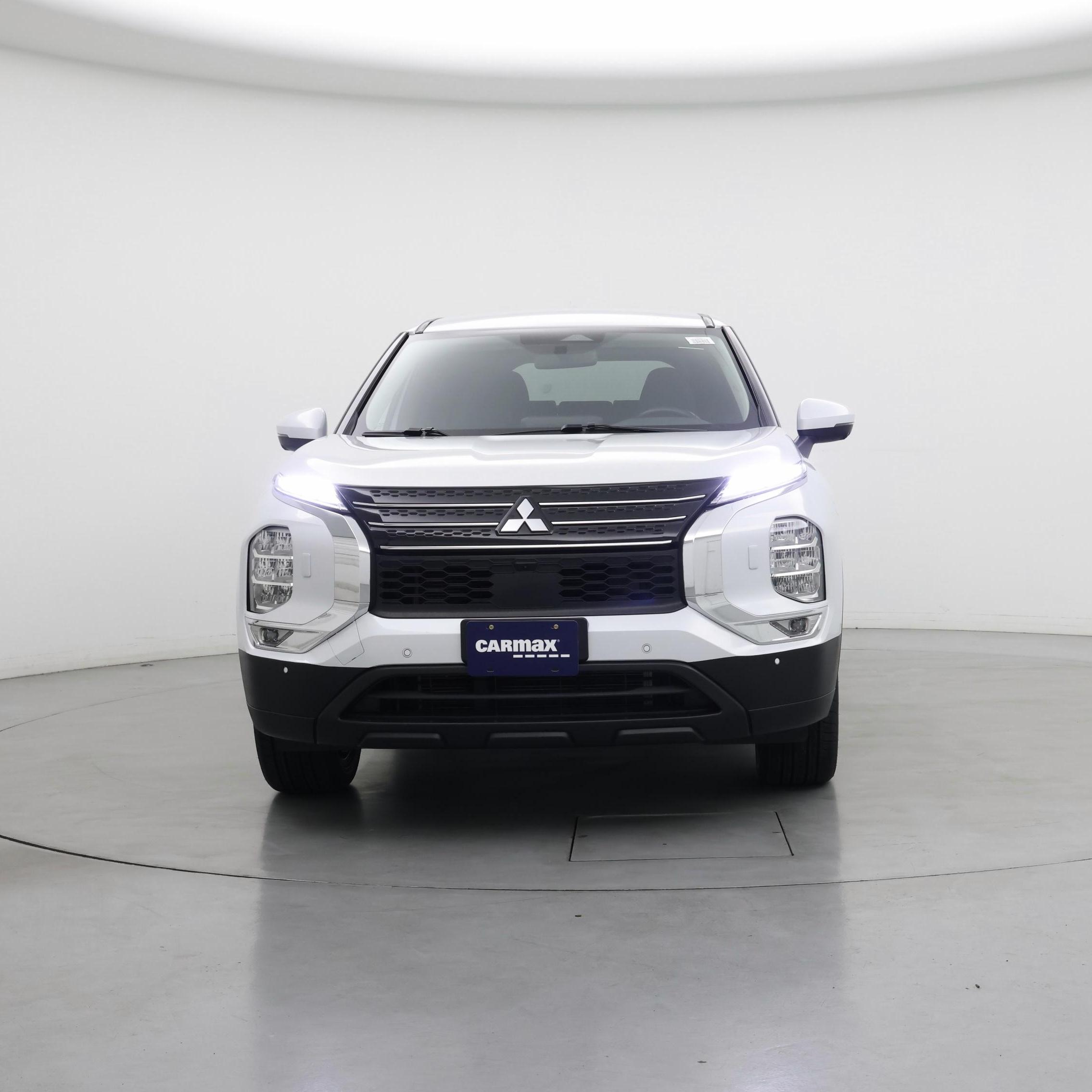 Thumbnail: 2023 Mitsubishi Outlander - 5