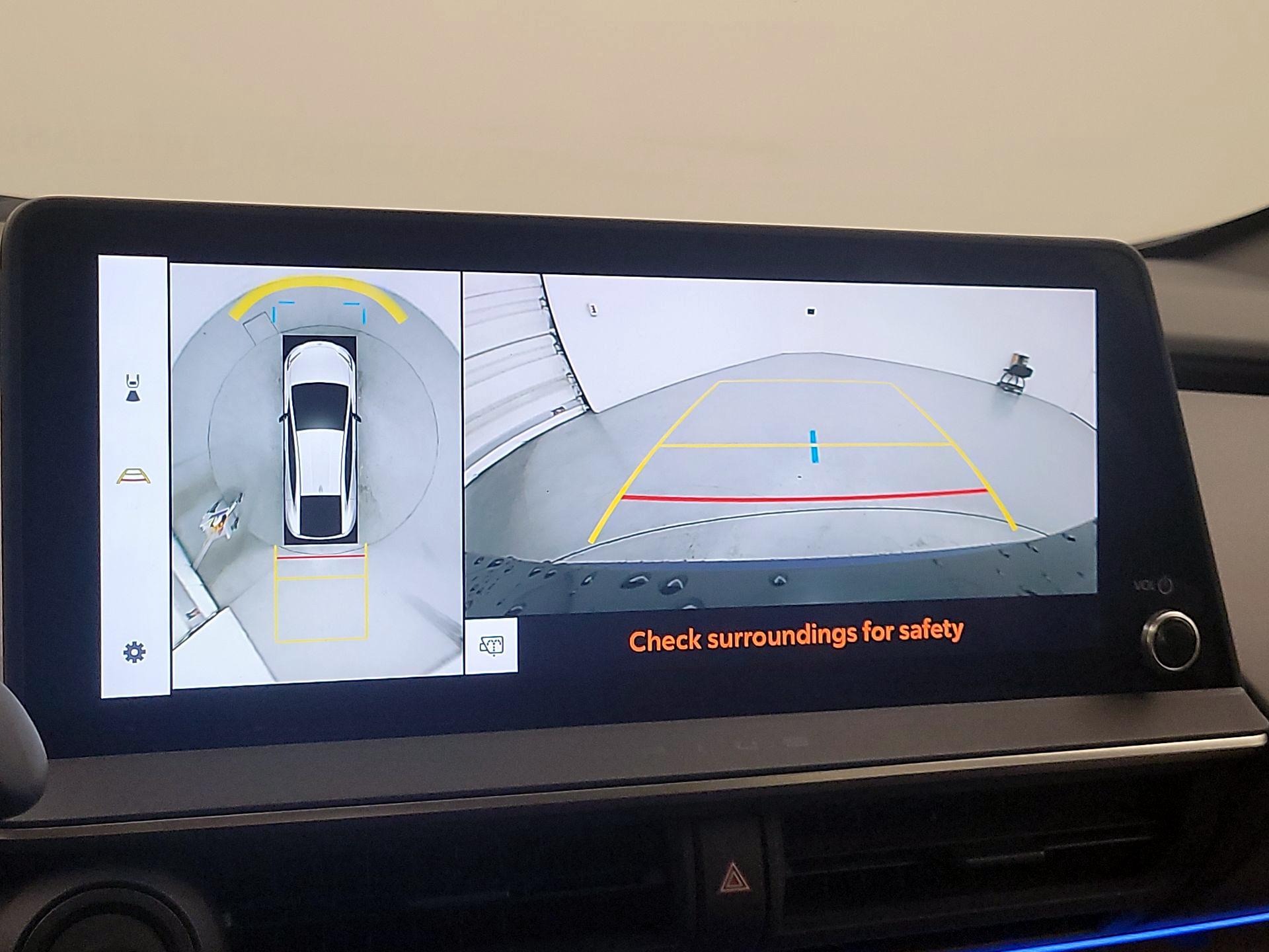 Thumbnail: 2024 Toyota Prius - 14