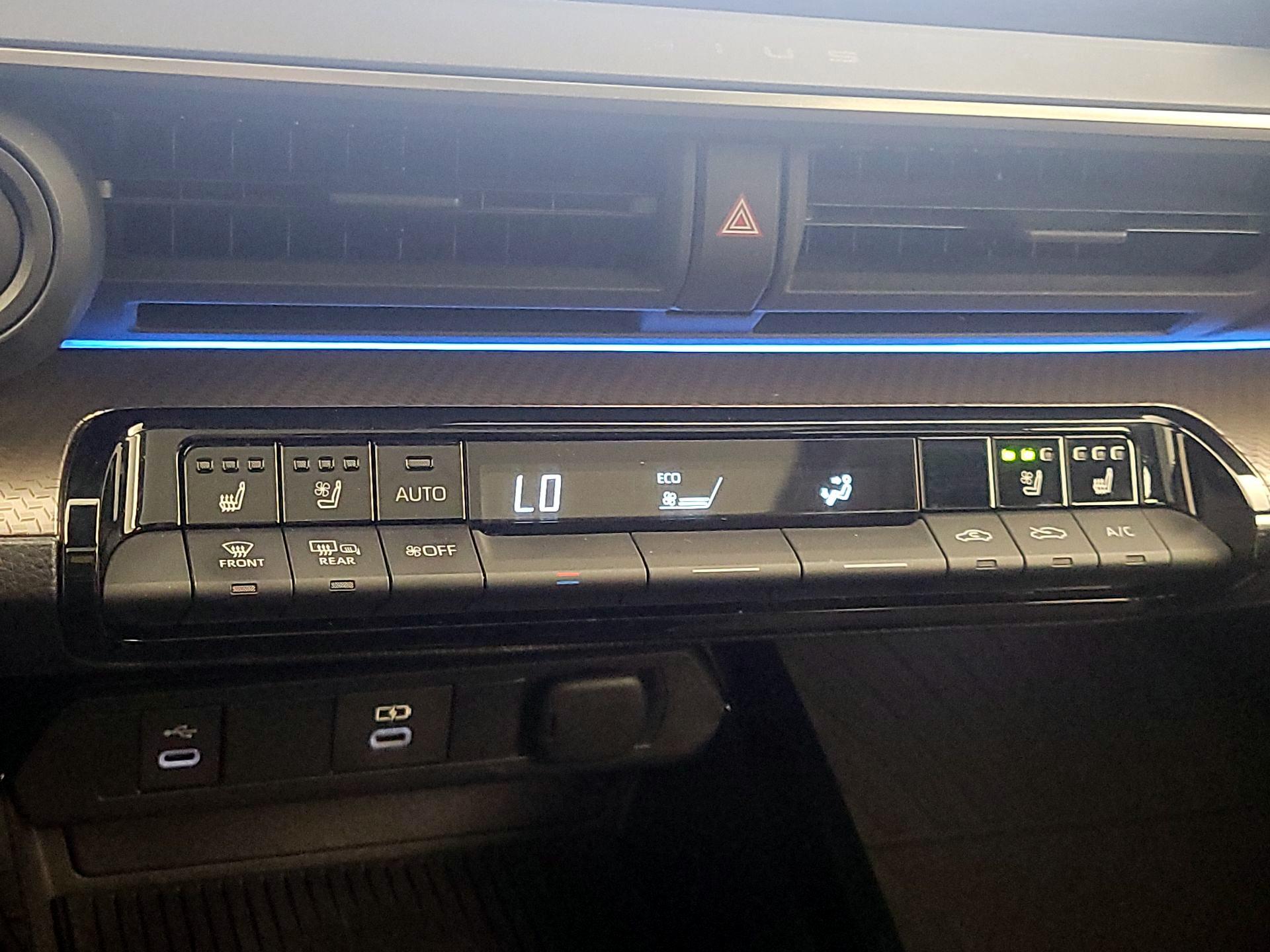 Thumbnail: 2024 Toyota Prius - 16