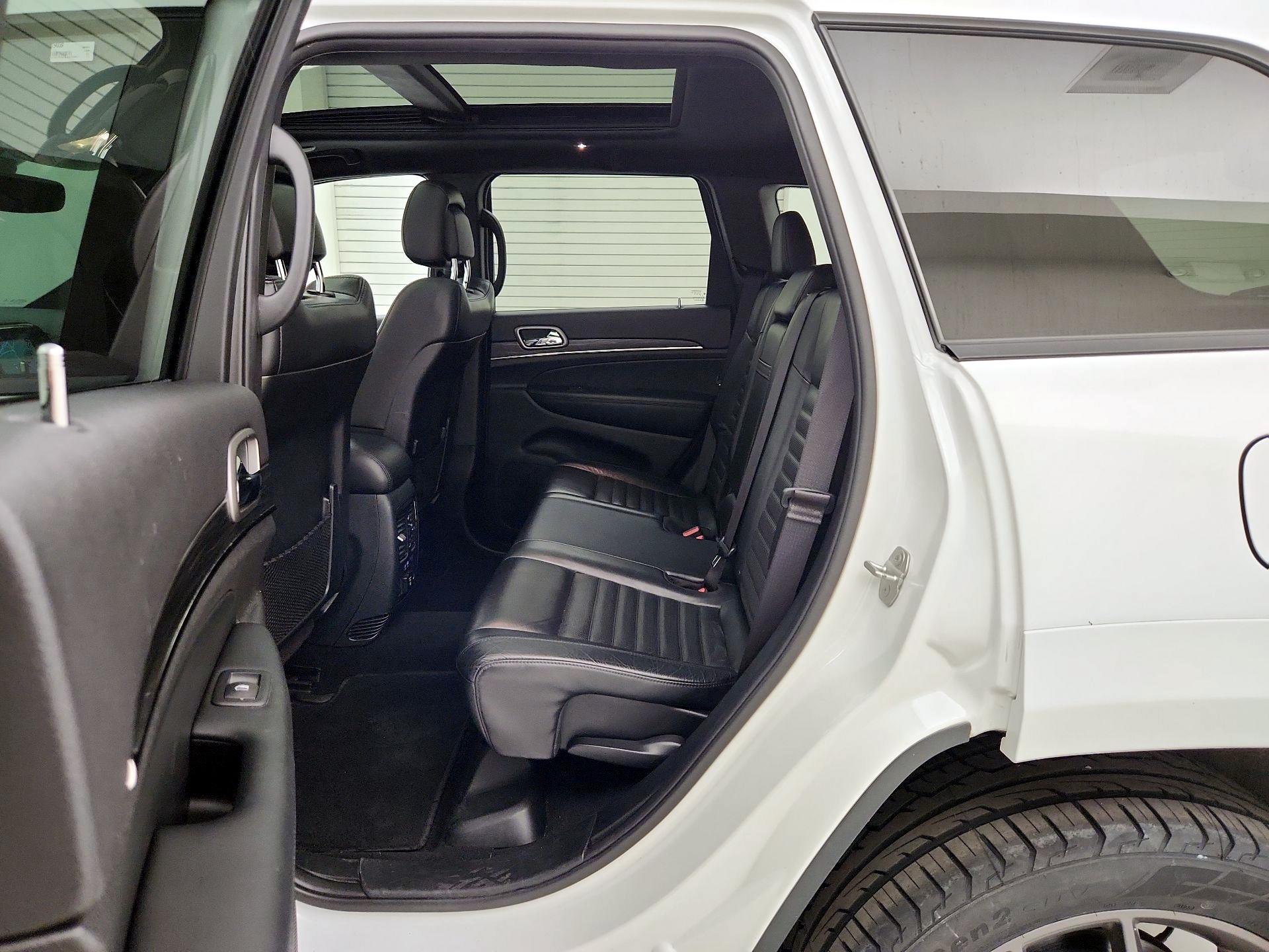 Thumbnail: 2020 Jeep Grand Cherokee - 20