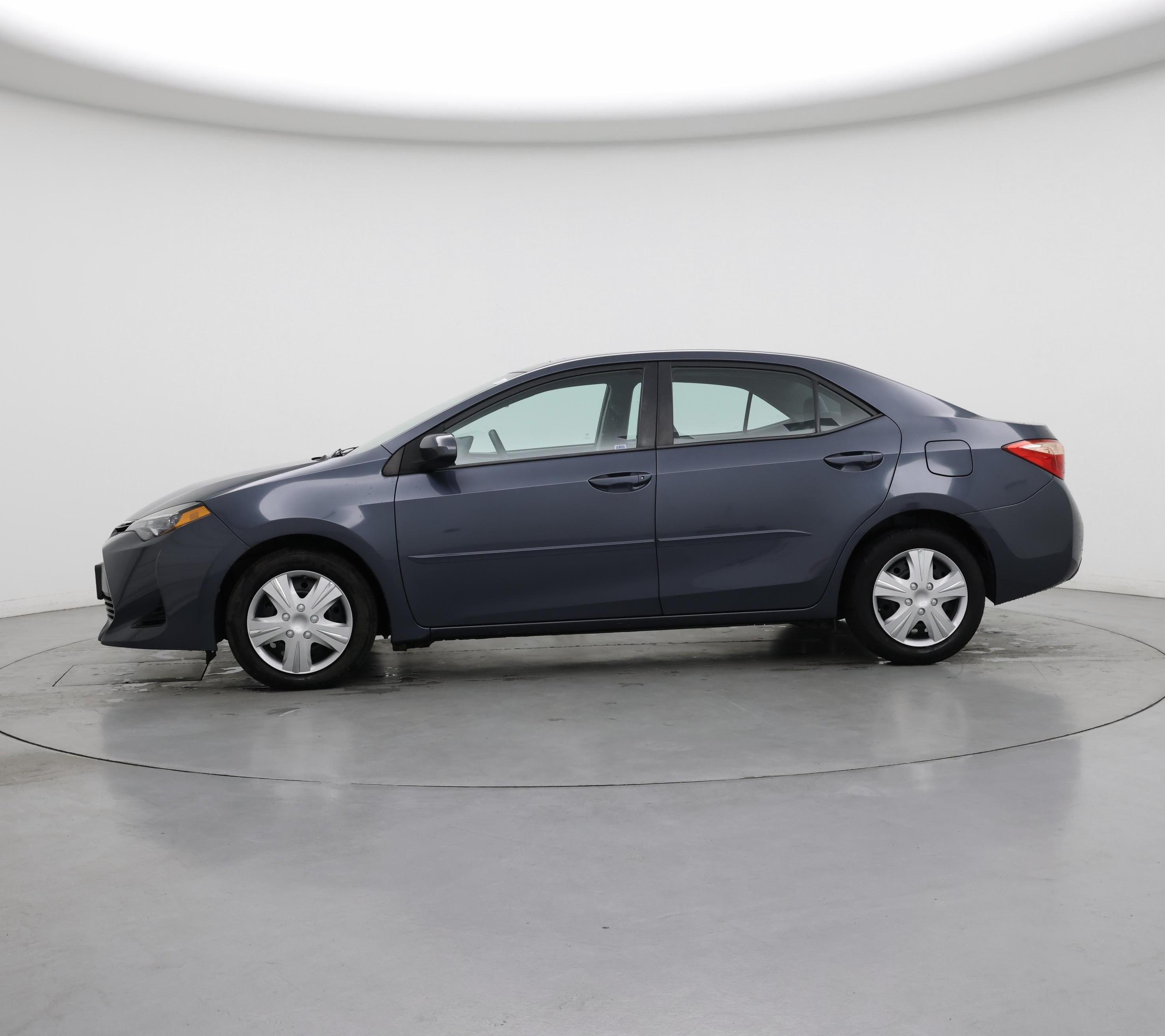 Thumbnail: 2018 Toyota Corolla - 3