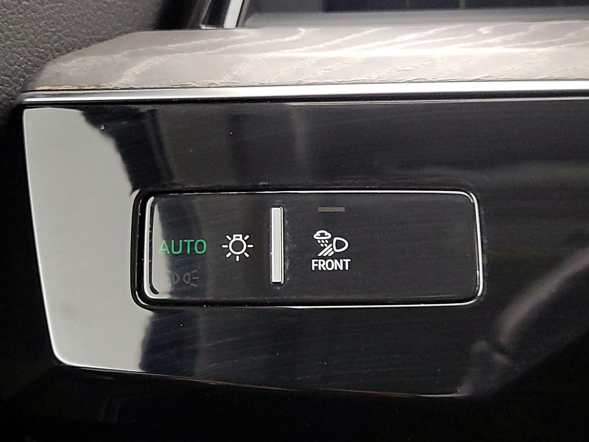 Thumbnail: 2024 Audi Q8 e-tron - 13