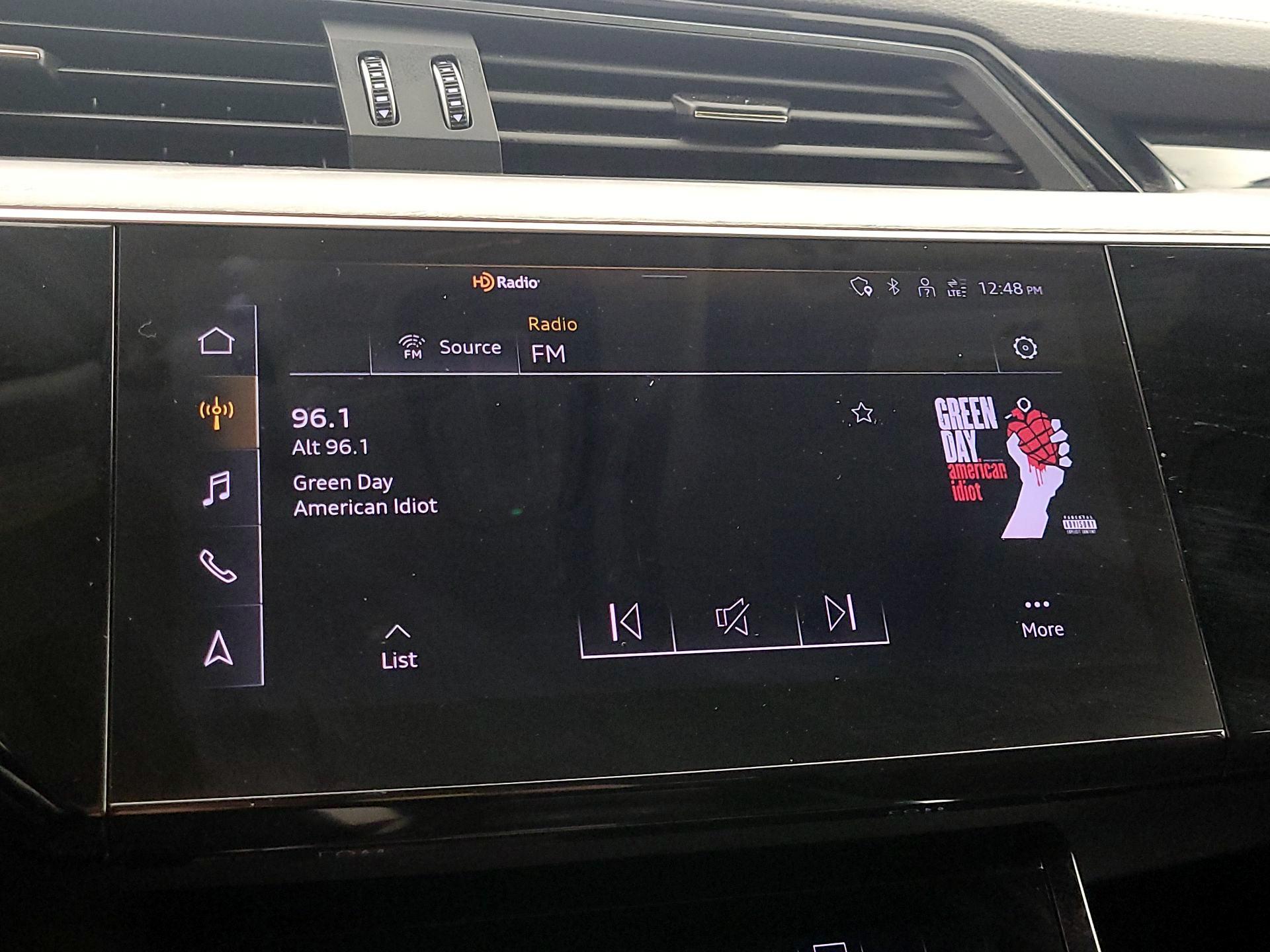 Thumbnail: 2024 Audi Q8 e-tron - 16