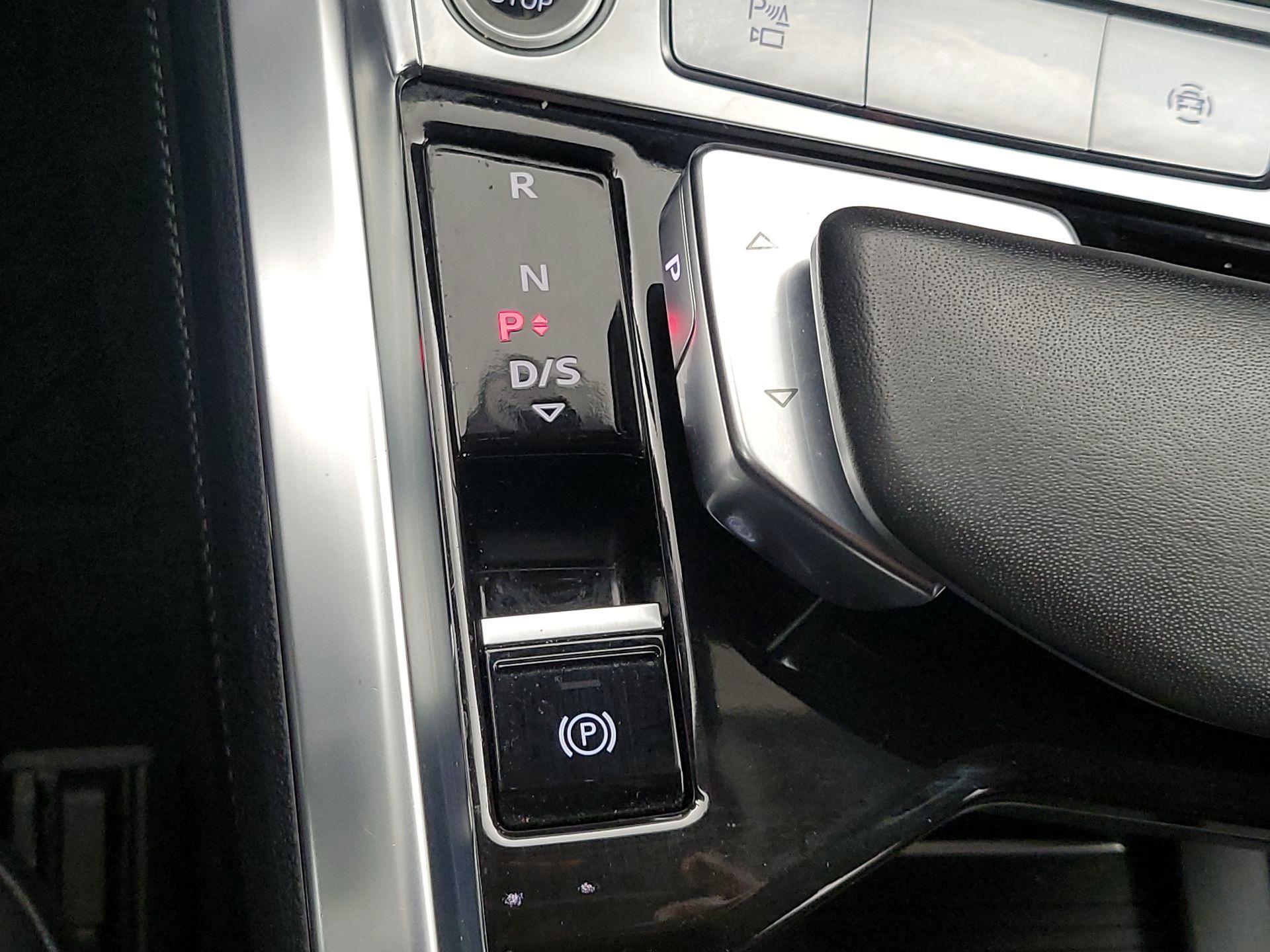 Thumbnail: 2024 Audi Q8 e-tron - 18