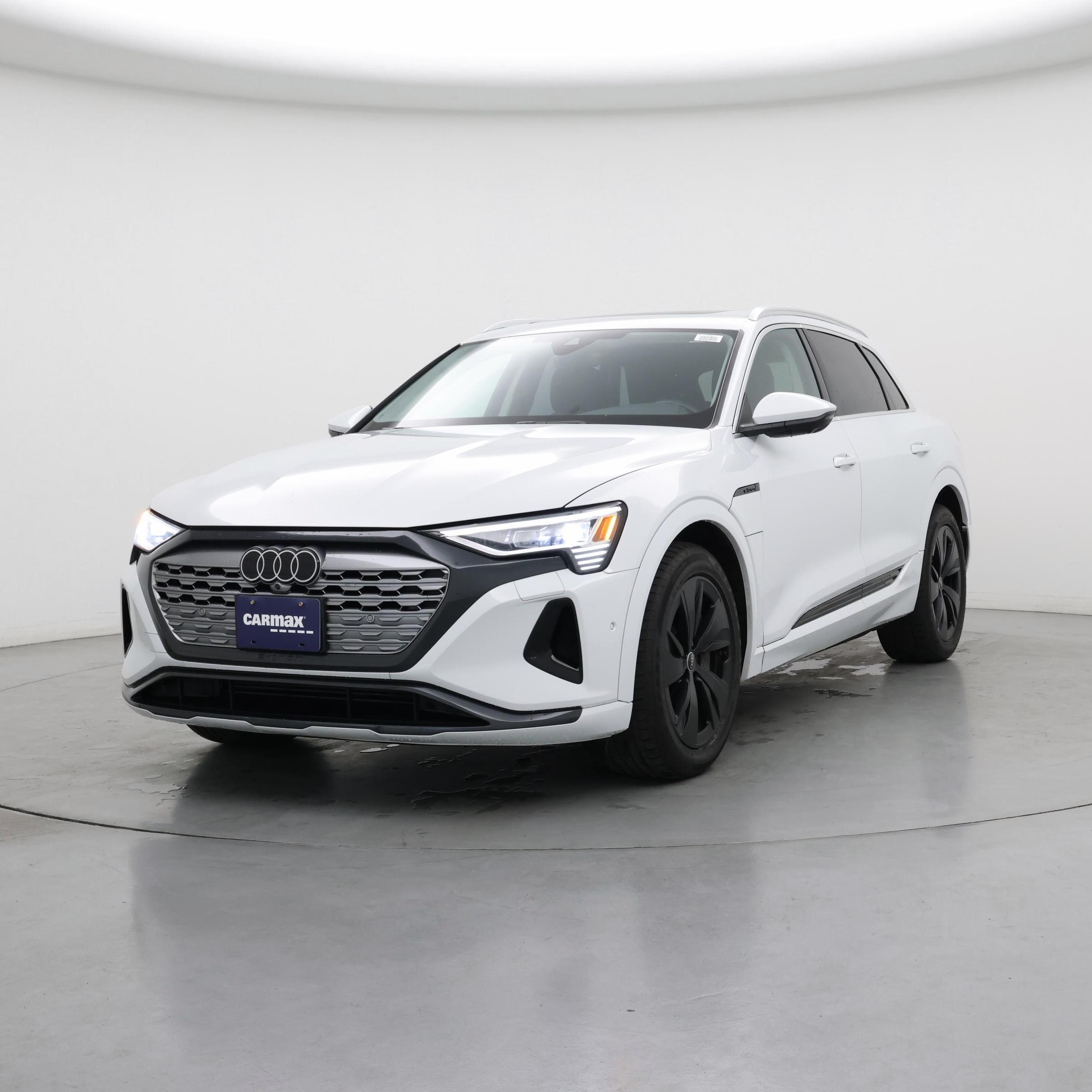 Thumbnail: 2024 Audi Q8 e-tron - 4