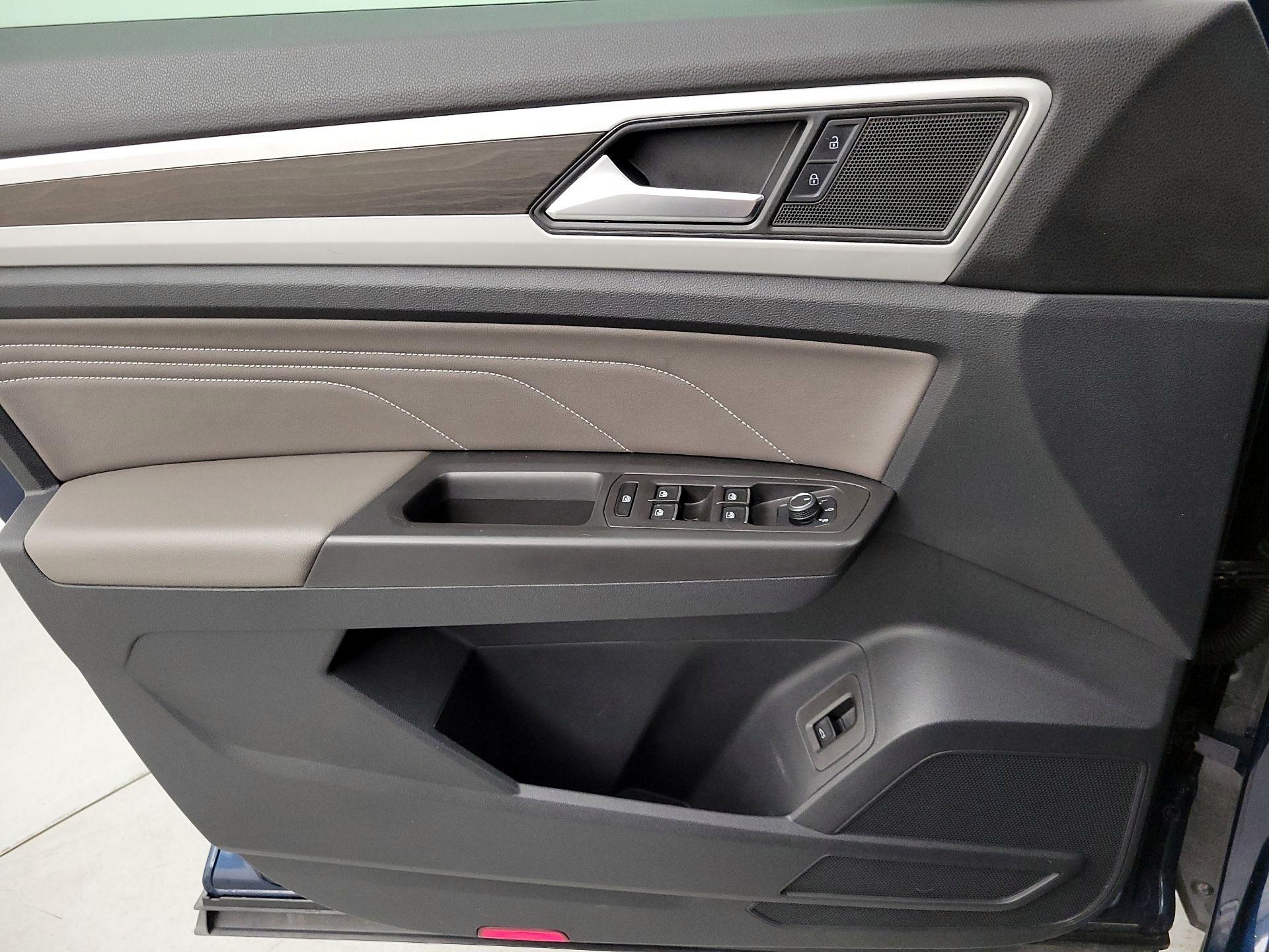 Thumbnail: 2022 Volkswagen Atlas - 12