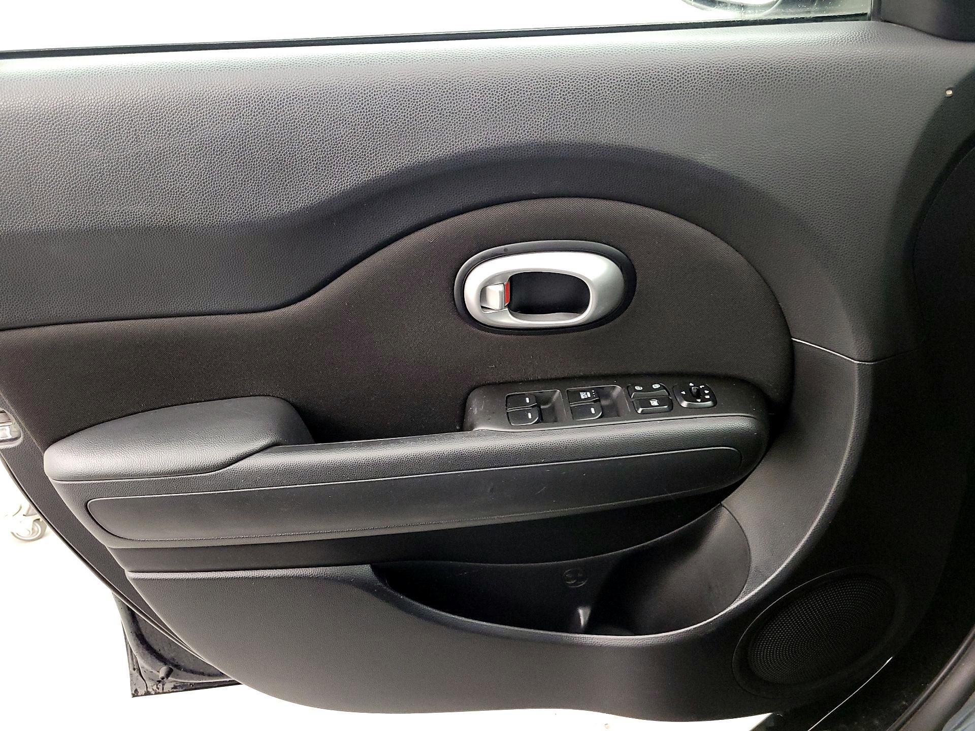 Thumbnail: 2016 Kia Soul - 12