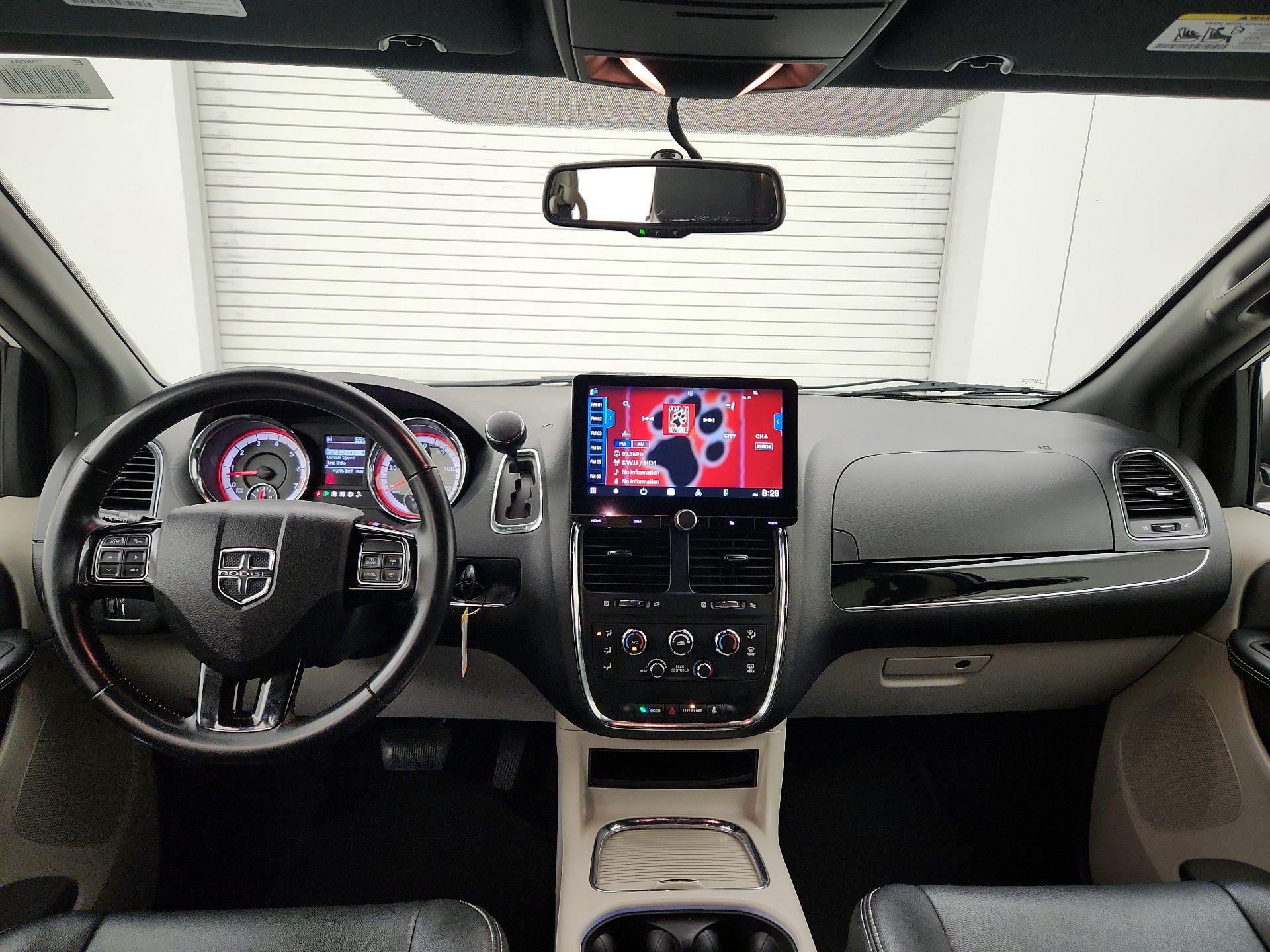 Thumbnail: 2018 Dodge Grand Caravan - 9