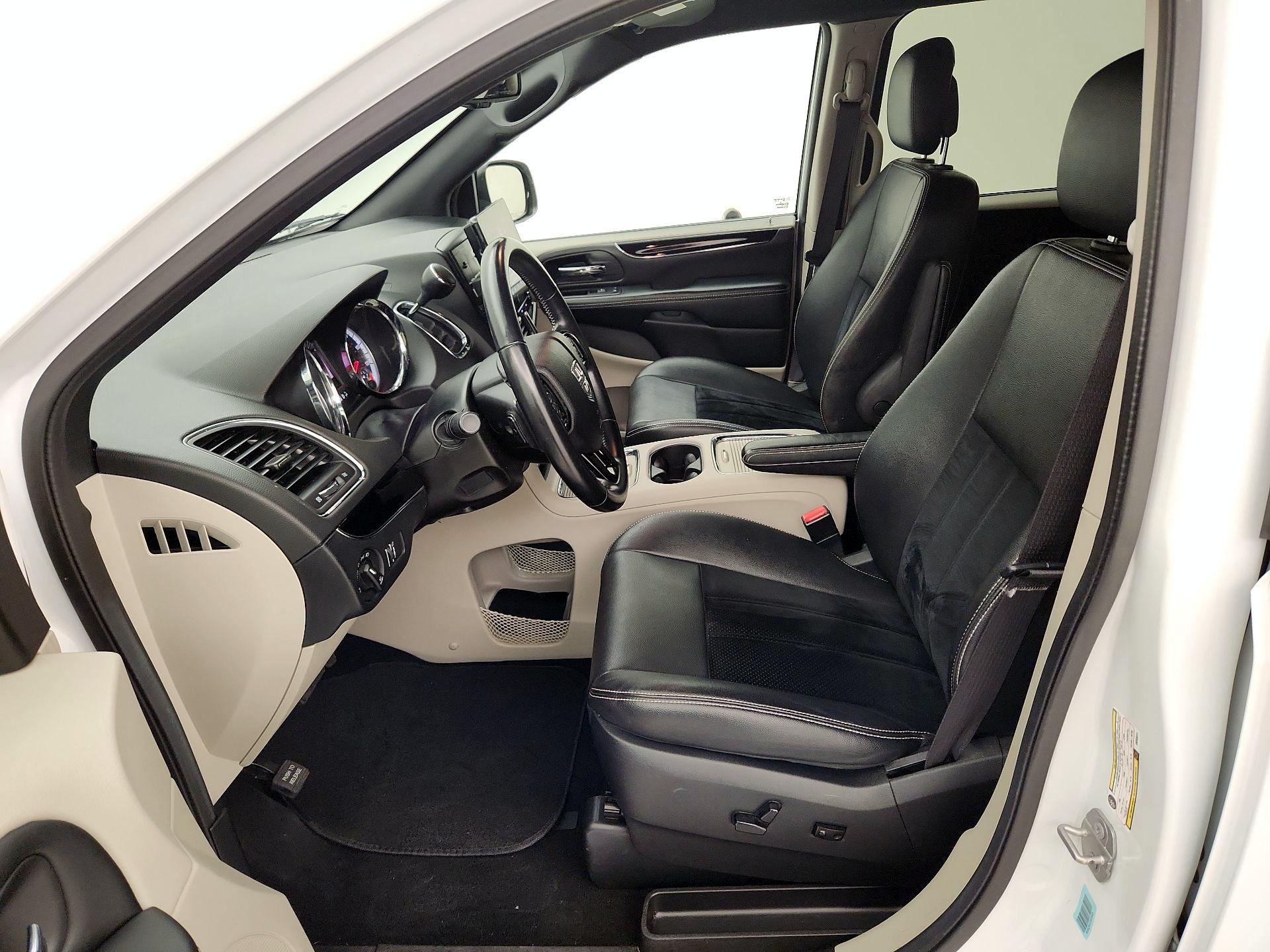 Thumbnail: 2018 Dodge Grand Caravan - 11