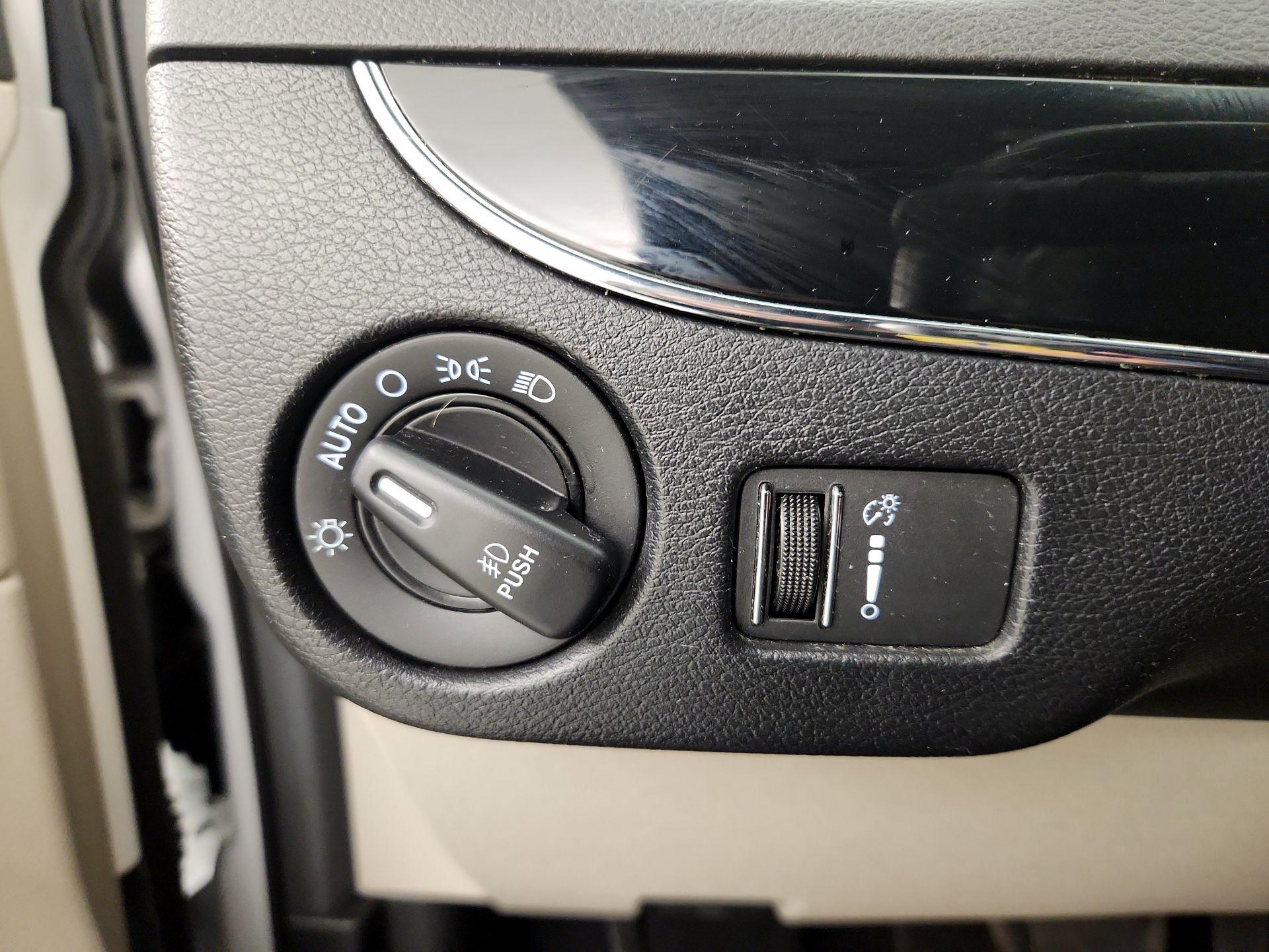 Thumbnail: 2018 Dodge Grand Caravan - 13
