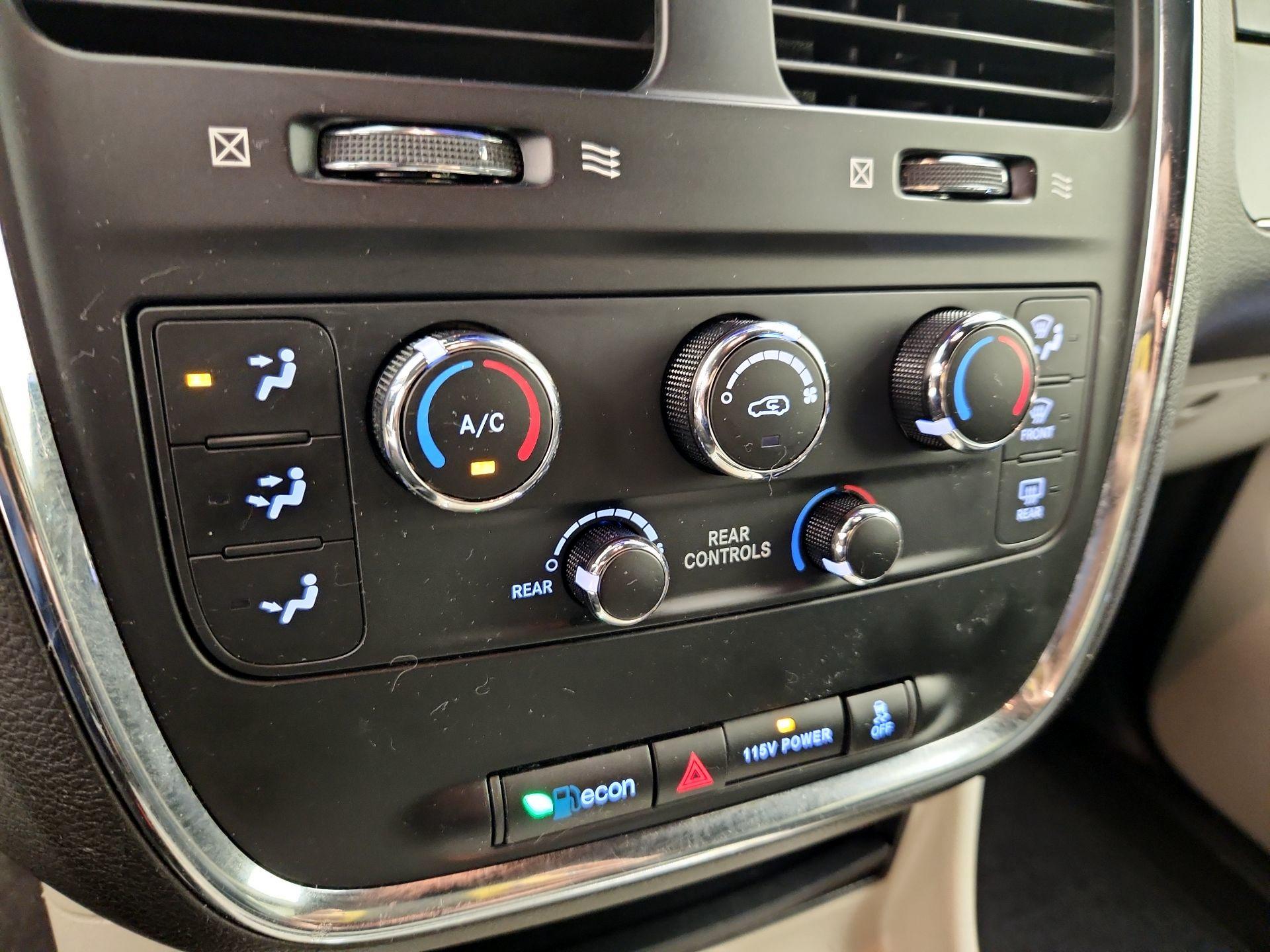 Thumbnail: 2018 Dodge Grand Caravan - 16
