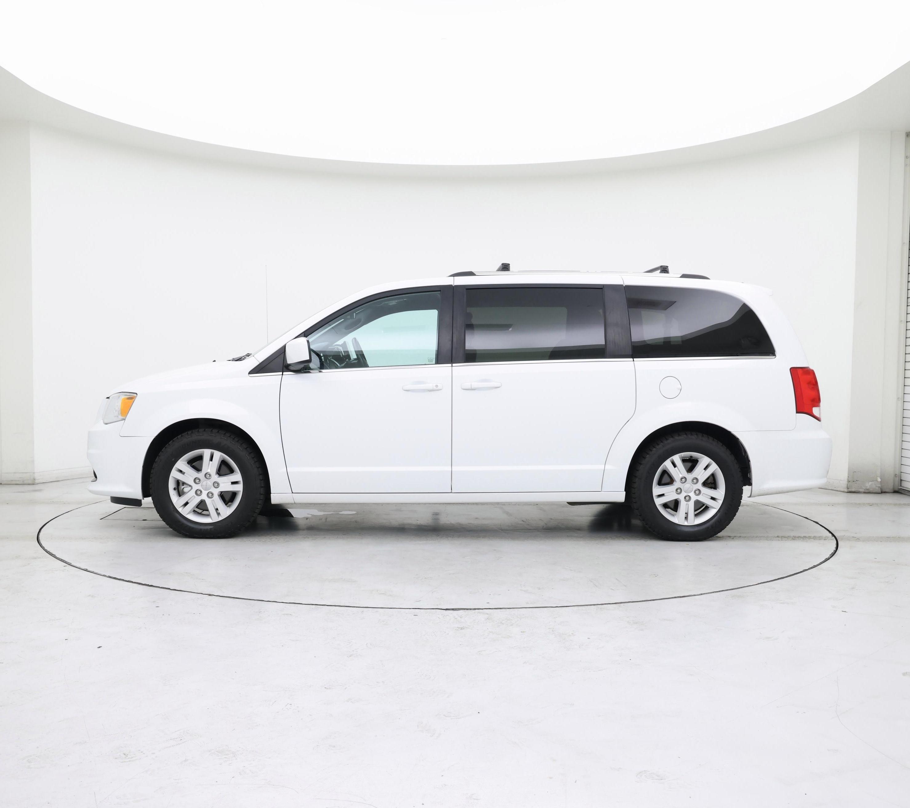 Thumbnail: 2018 Dodge Grand Caravan - 3