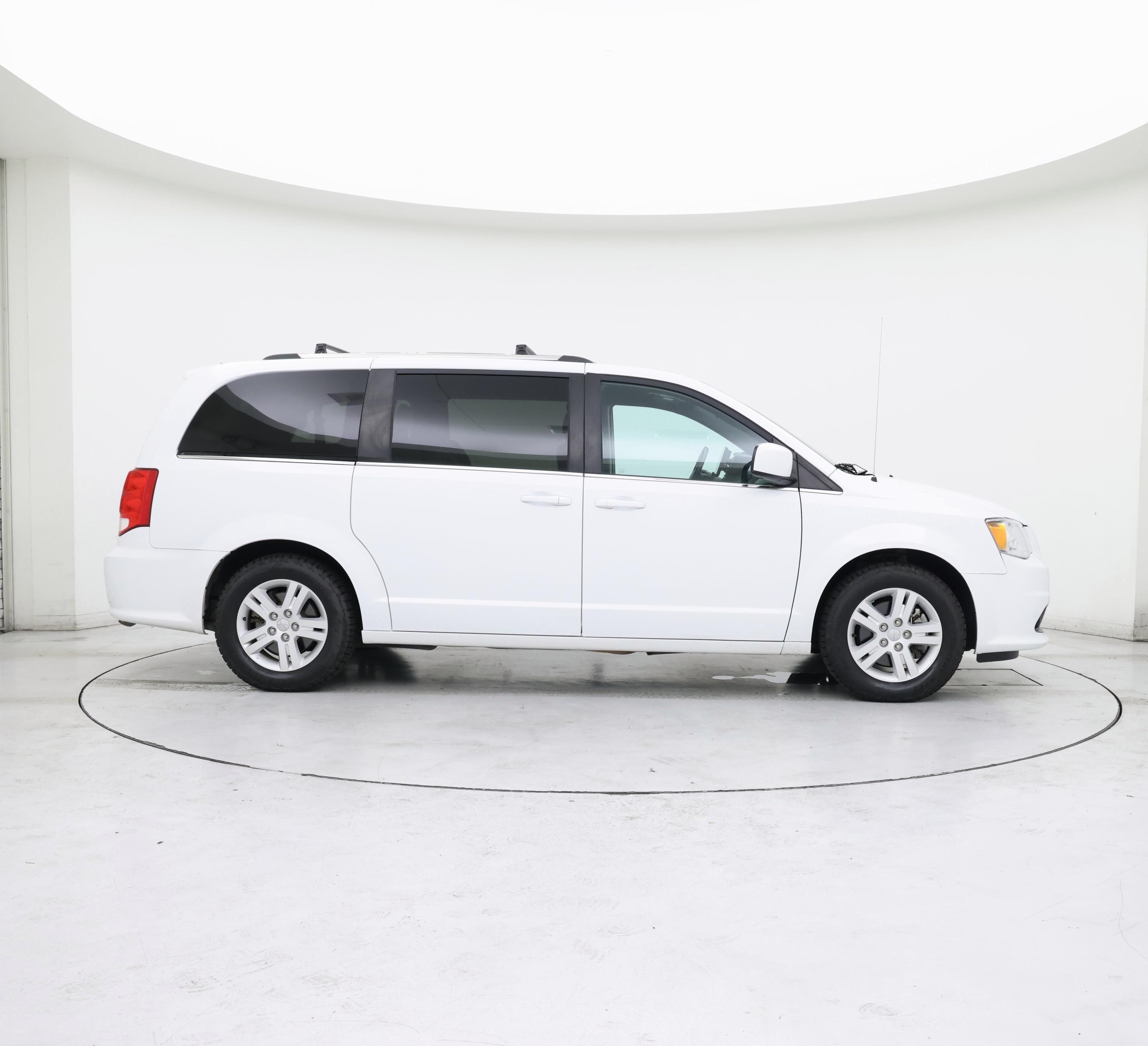 Thumbnail: 2018 Dodge Grand Caravan - 7