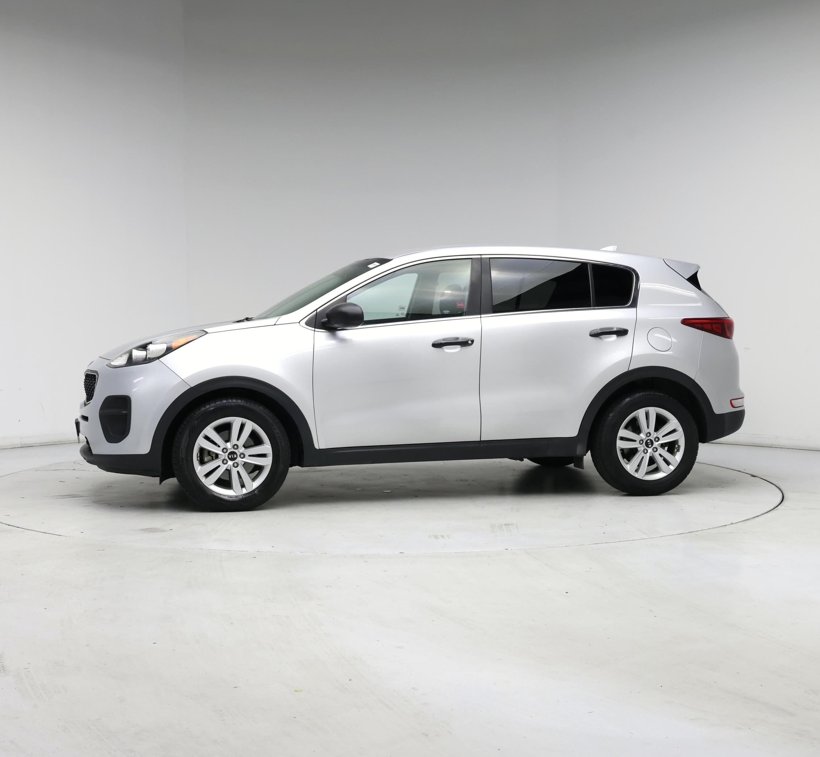Thumbnail: 2017 Kia Sportage - 3