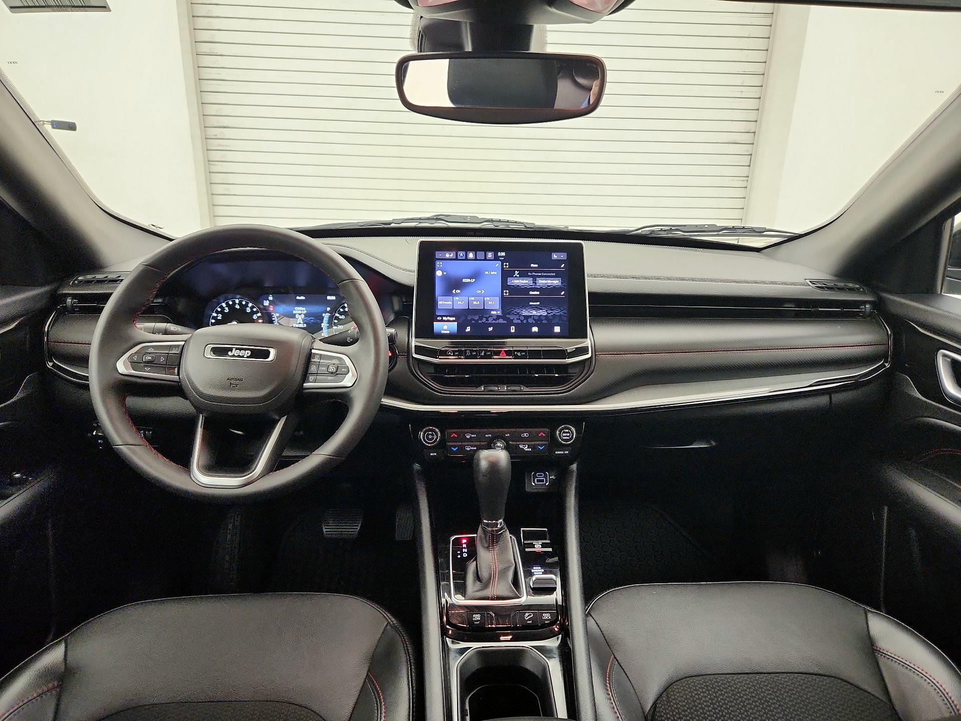 Thumbnail: 2023 Jeep Compass - 9