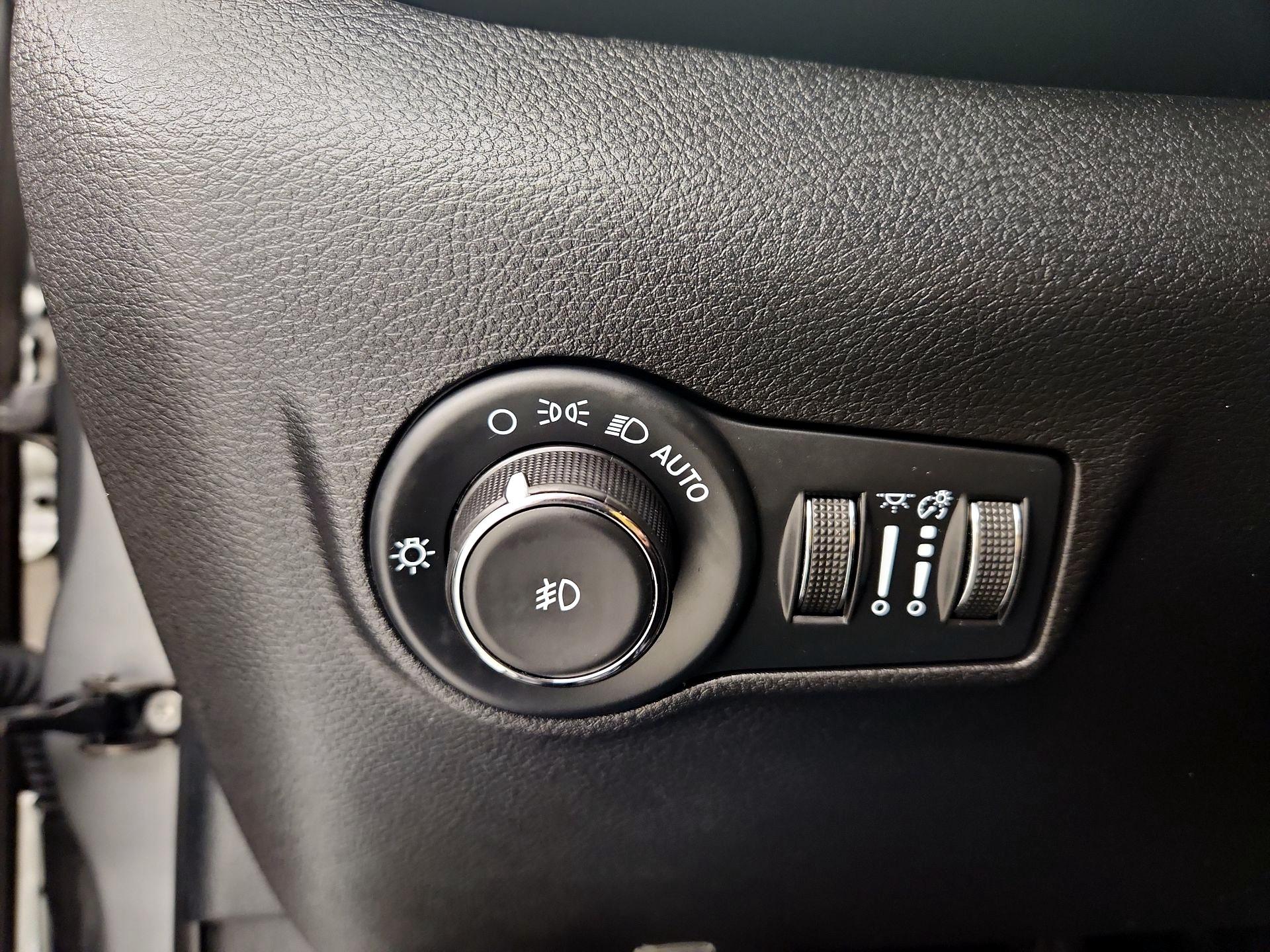 Thumbnail: 2023 Jeep Compass - 13