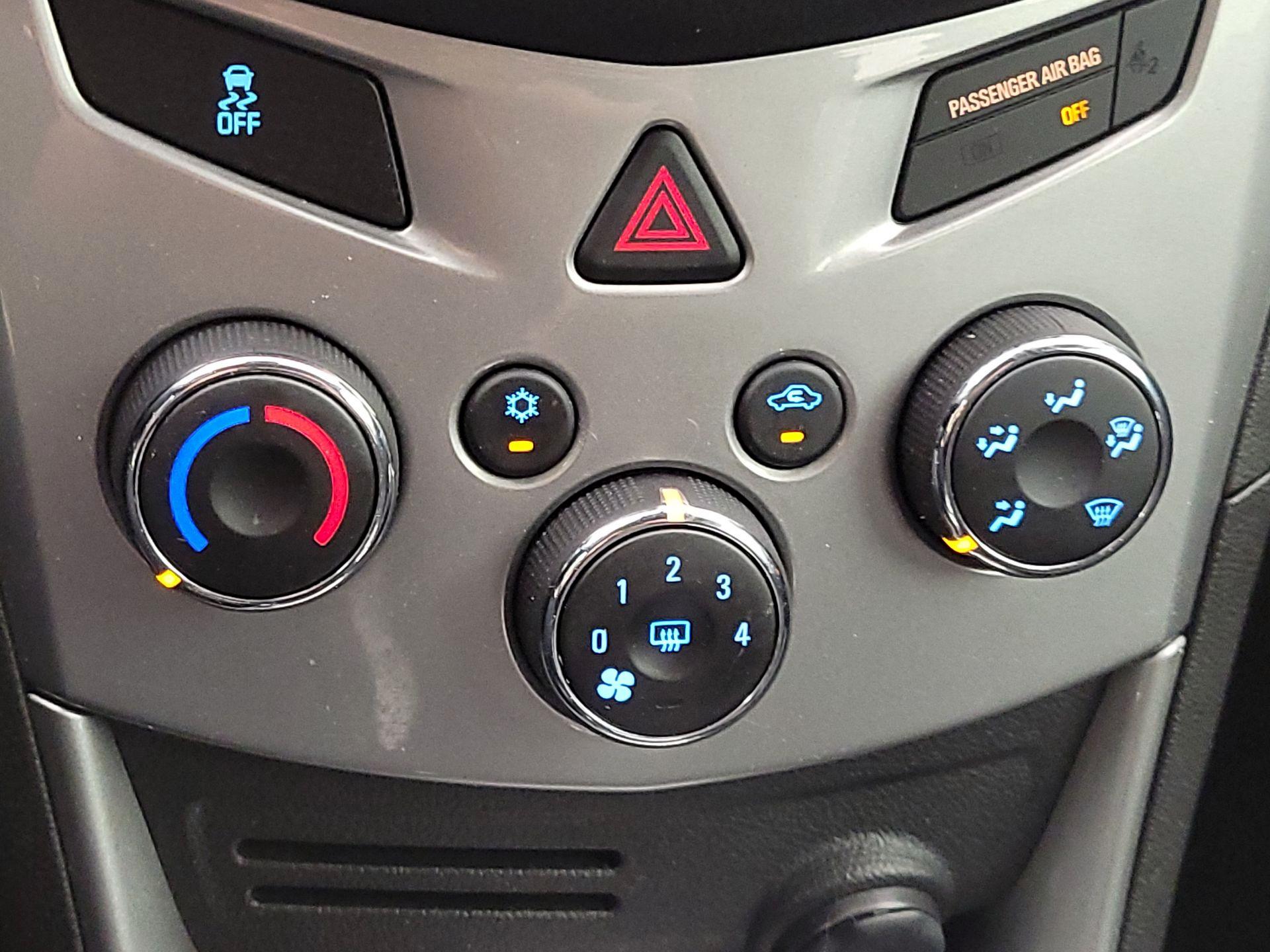 Thumbnail: 2015 Chevrolet Trax - 16