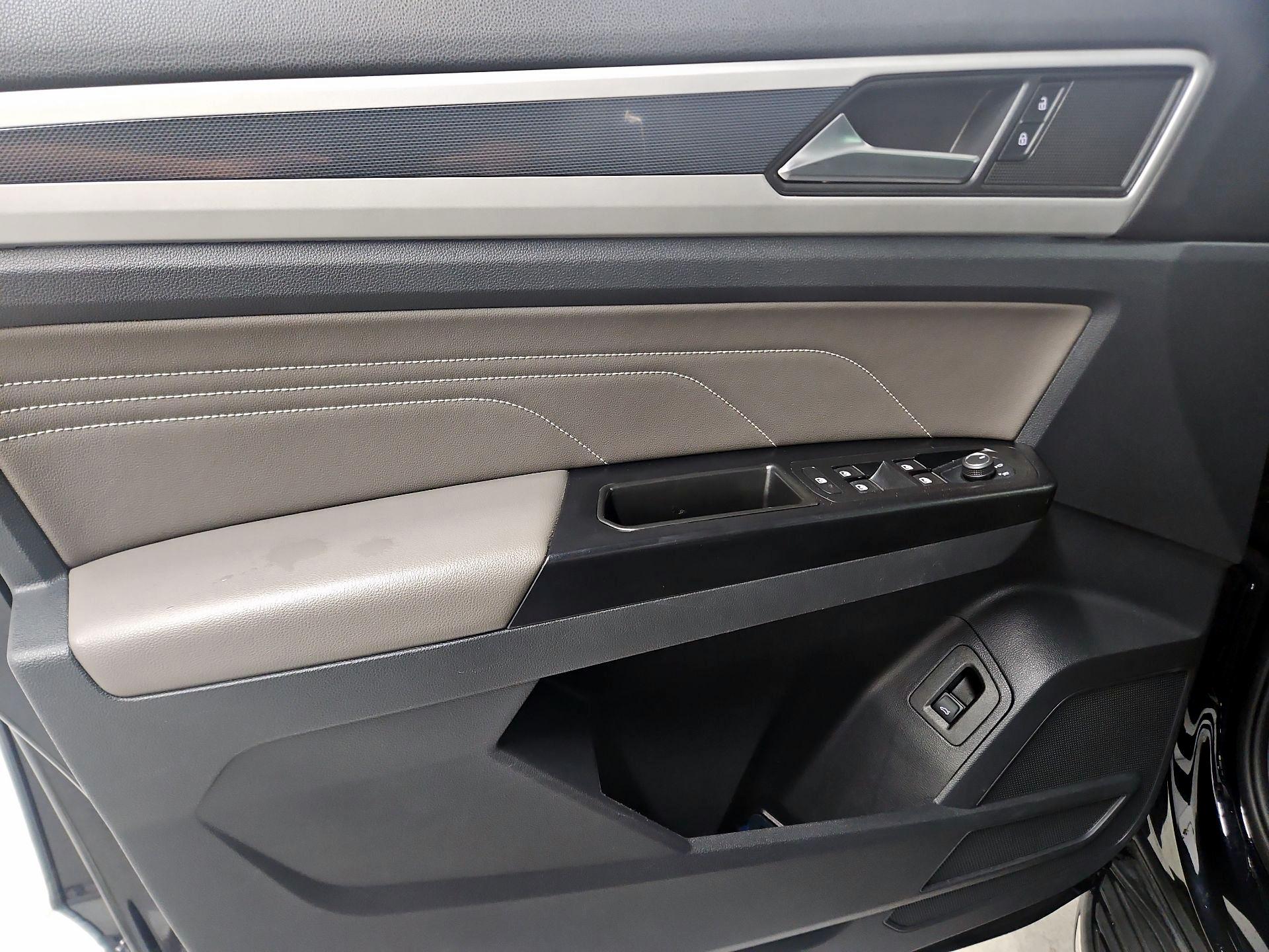 Thumbnail: 2021 Volkswagen Atlas - 12