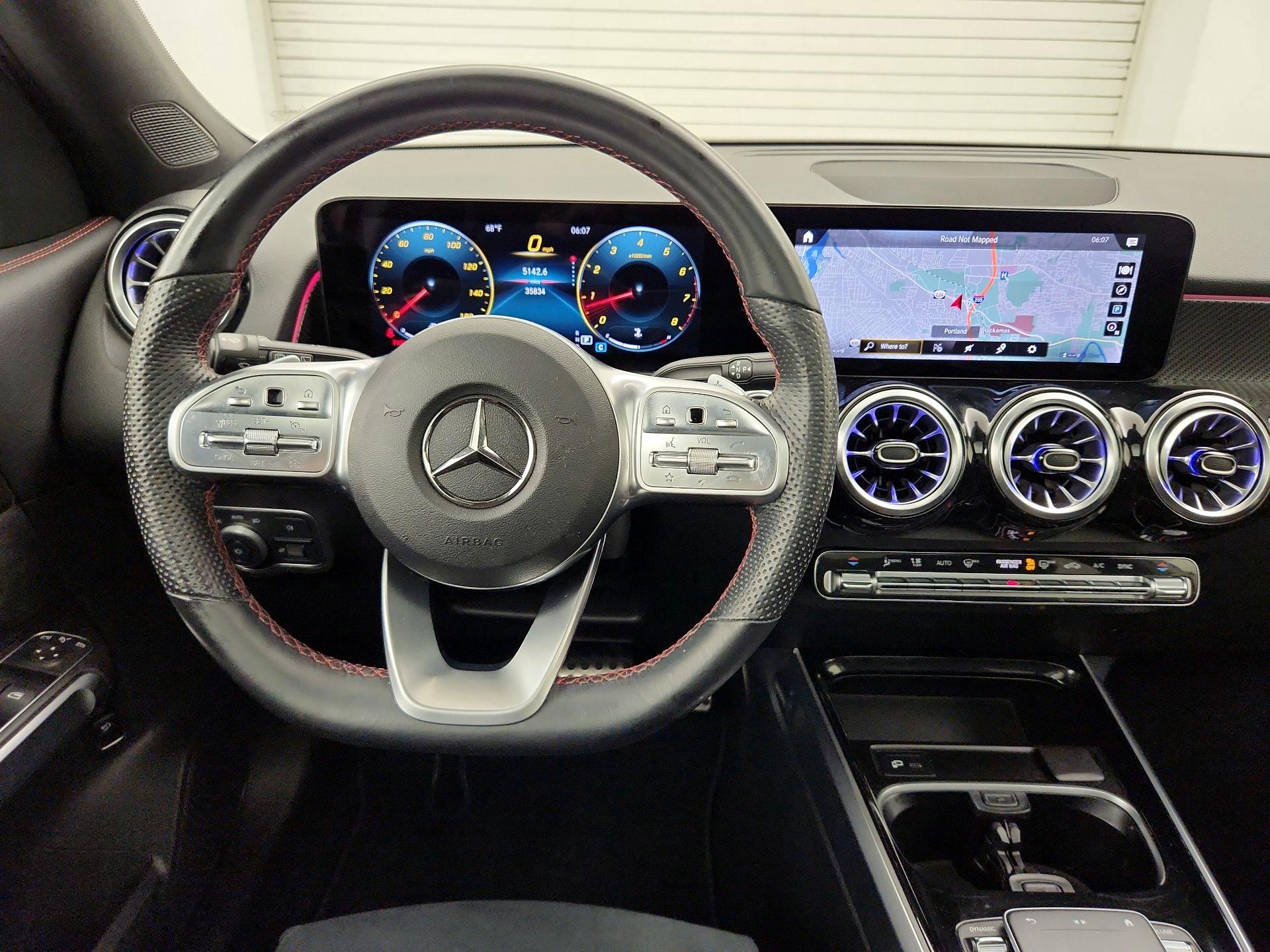 Thumbnail: 2022 Mercedes-Benz GLB - 10