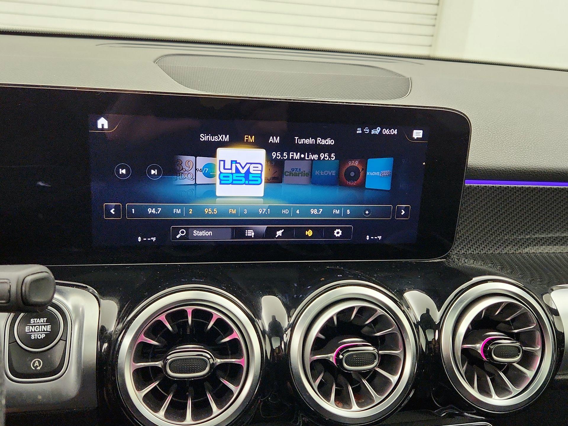 Thumbnail: 2022 Mercedes-Benz GLB - 16