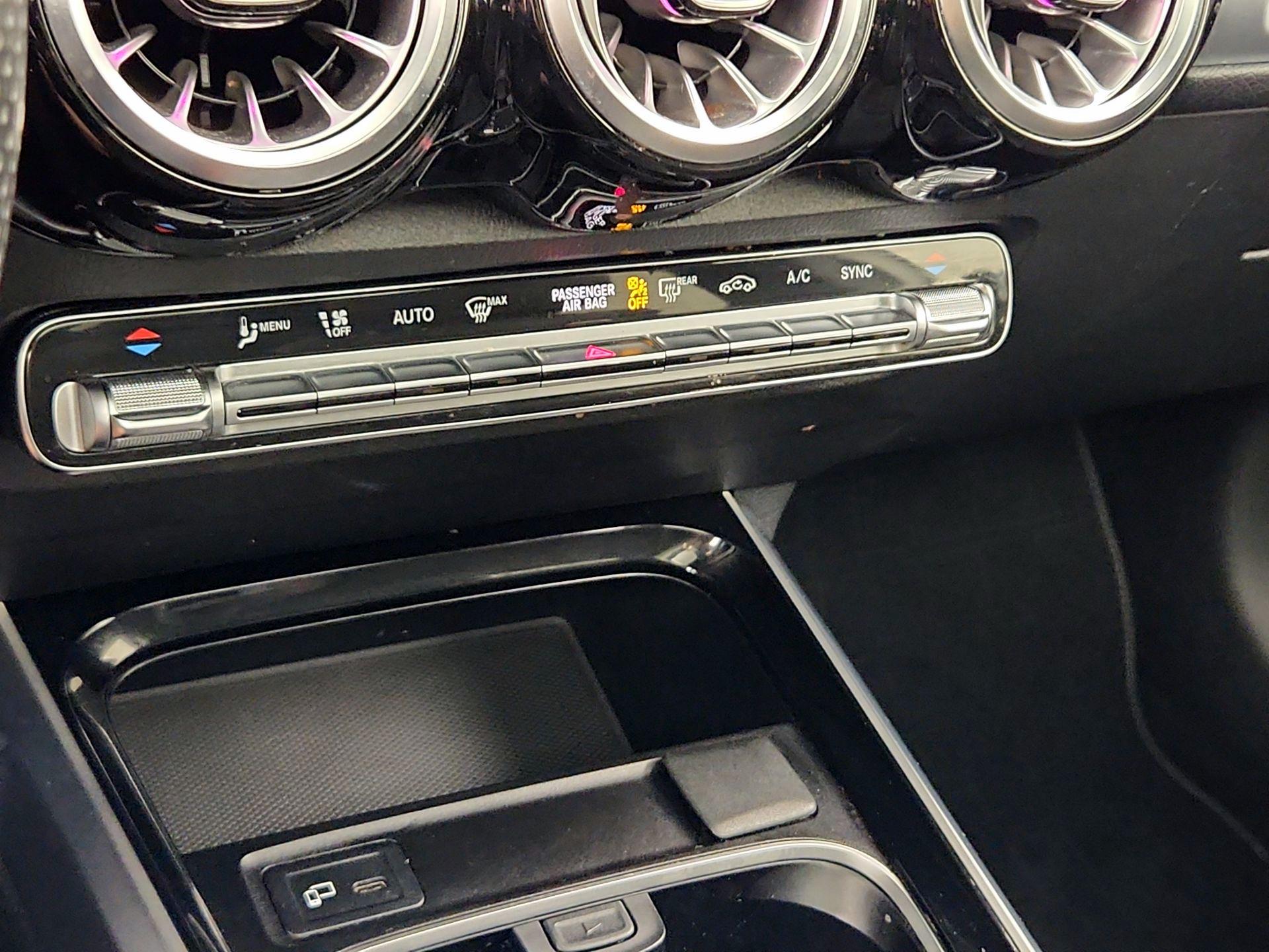 Thumbnail: 2022 Mercedes-Benz GLB - 17