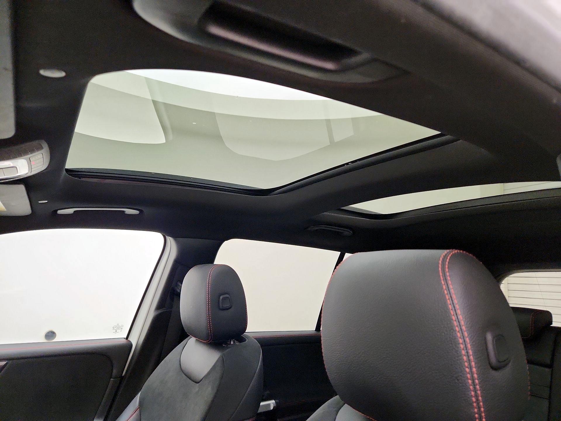 Thumbnail: 2022 Mercedes-Benz GLB - 20