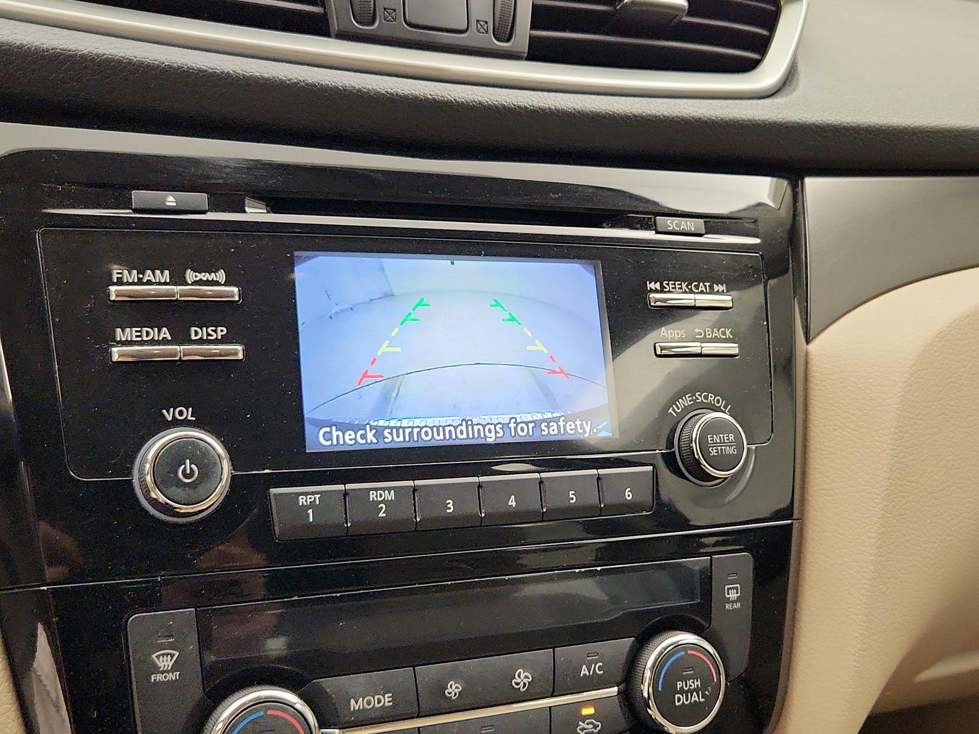 Thumbnail: 2015 Nissan Rogue - 14