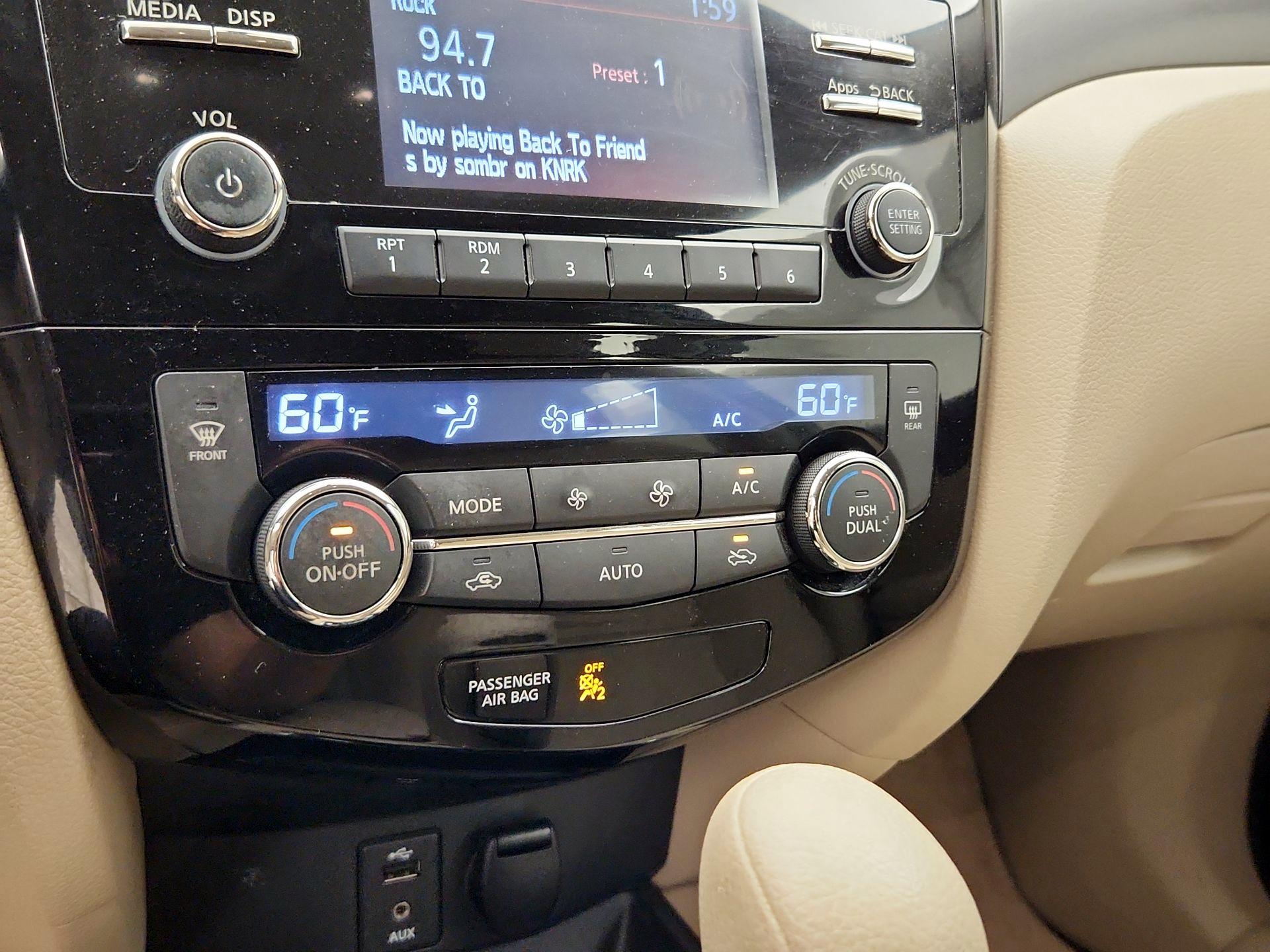 Thumbnail: 2015 Nissan Rogue - 16