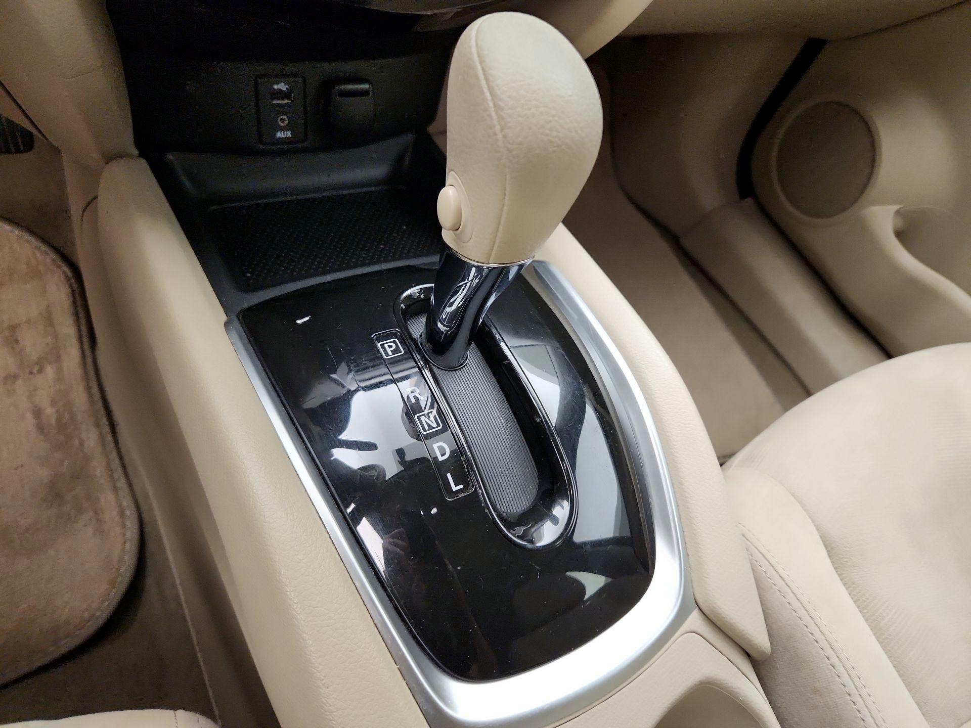 Thumbnail: 2015 Nissan Rogue - 17