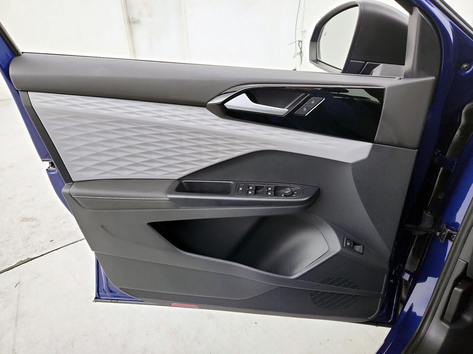 Thumbnail: 2024 Volkswagen Taos - 12