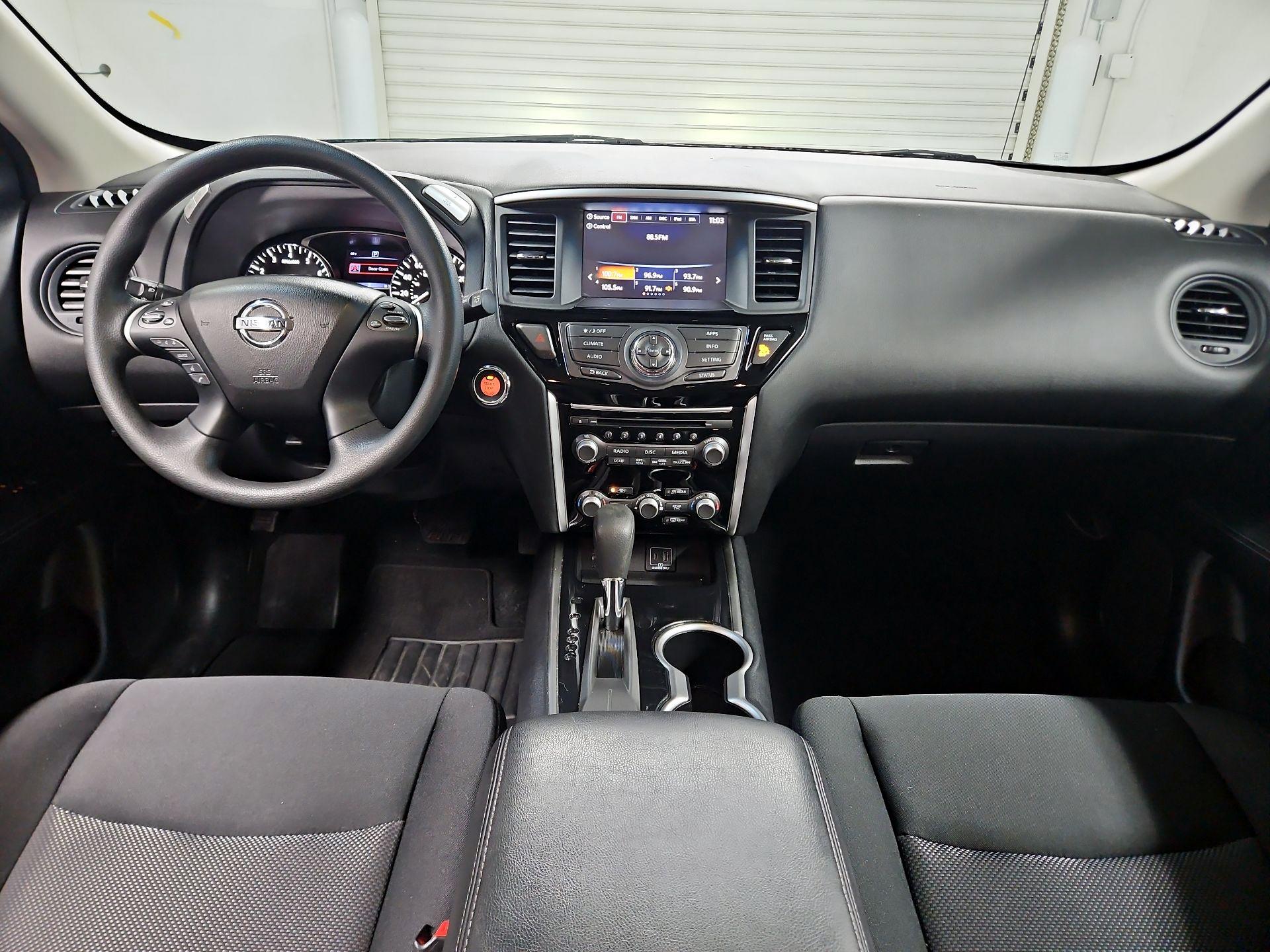Thumbnail: 2019 Nissan Pathfinder - 9