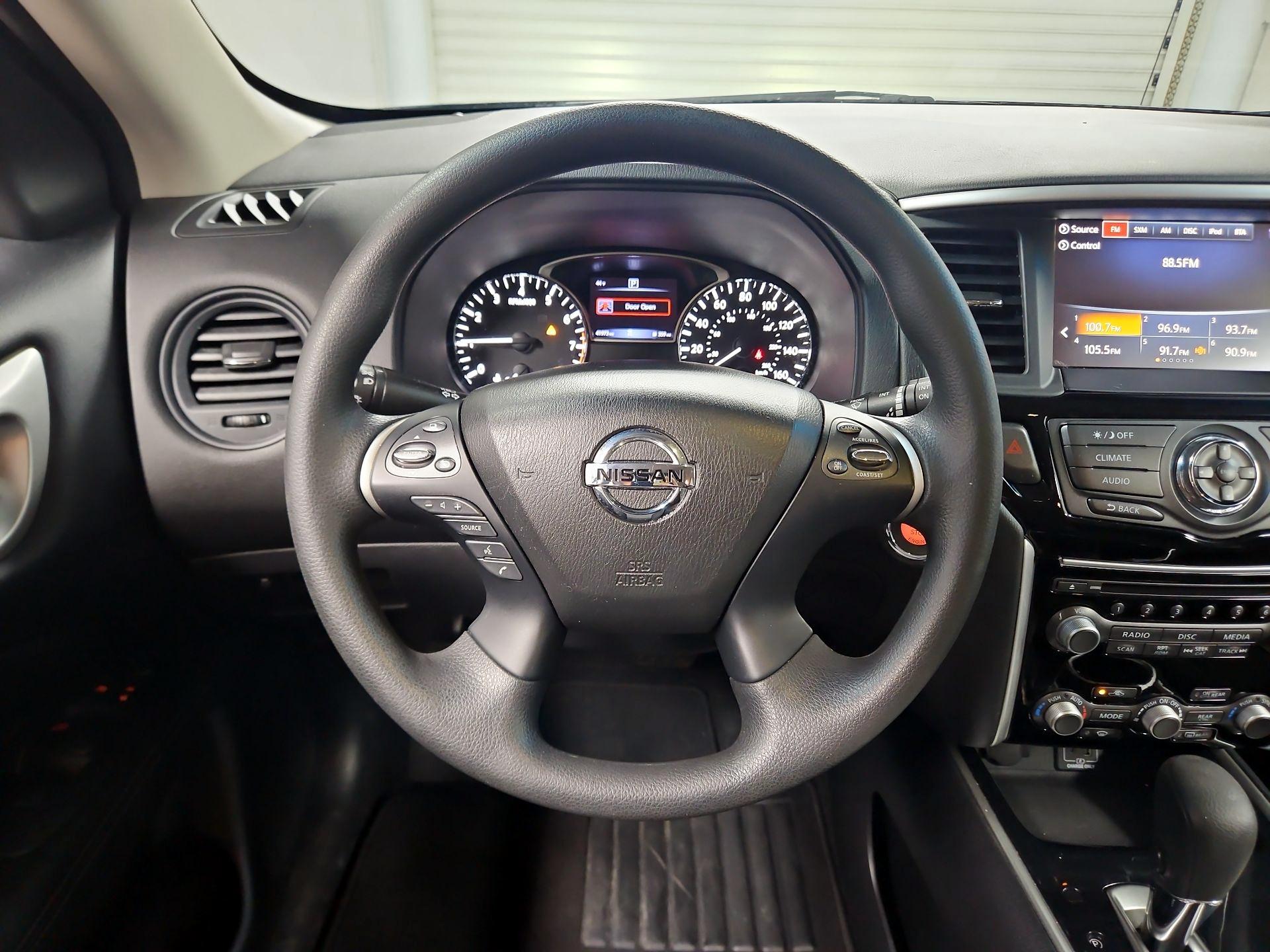 Thumbnail: 2019 Nissan Pathfinder - 10